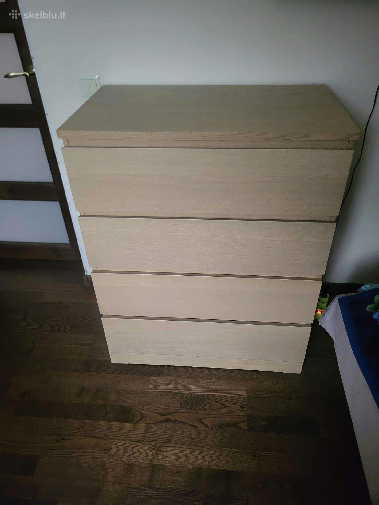 Parduodamas baldų komplektas