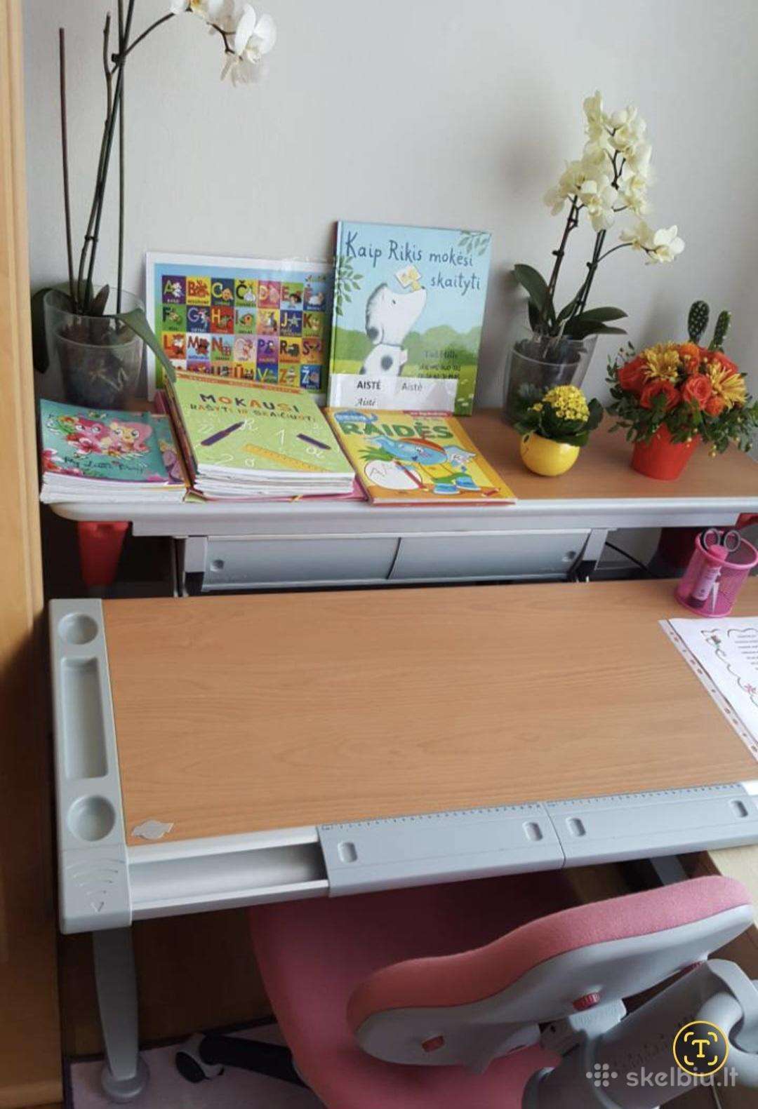 Reguliuojamo aukščio rašomasis stalas