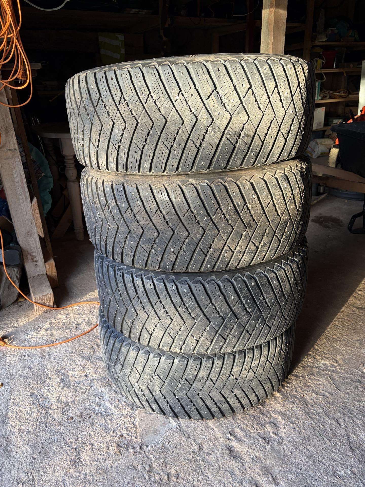 Good Year Ultra Grip 255/55 R19