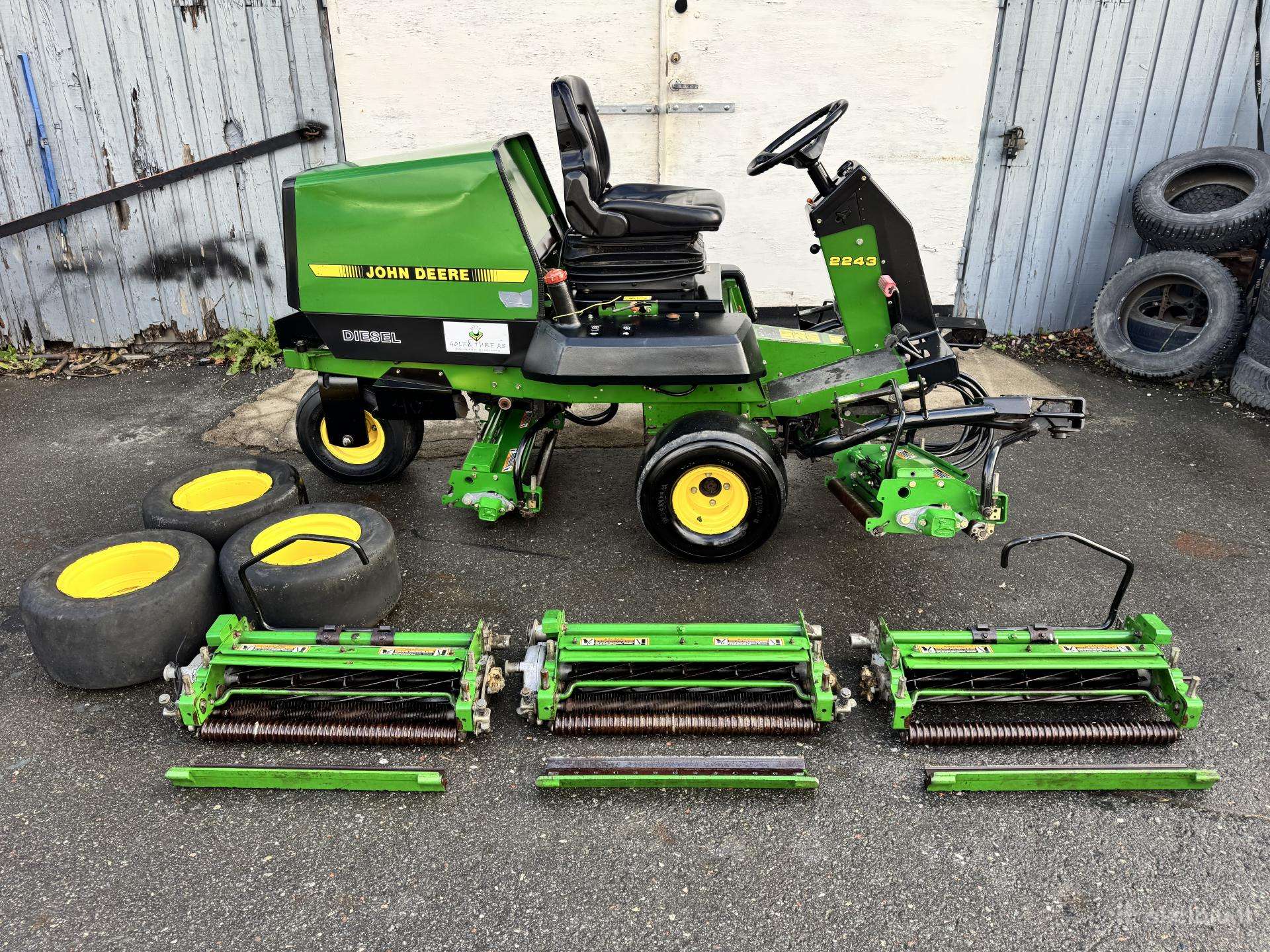 John Deere Profesionali vejos priežiūros mašina