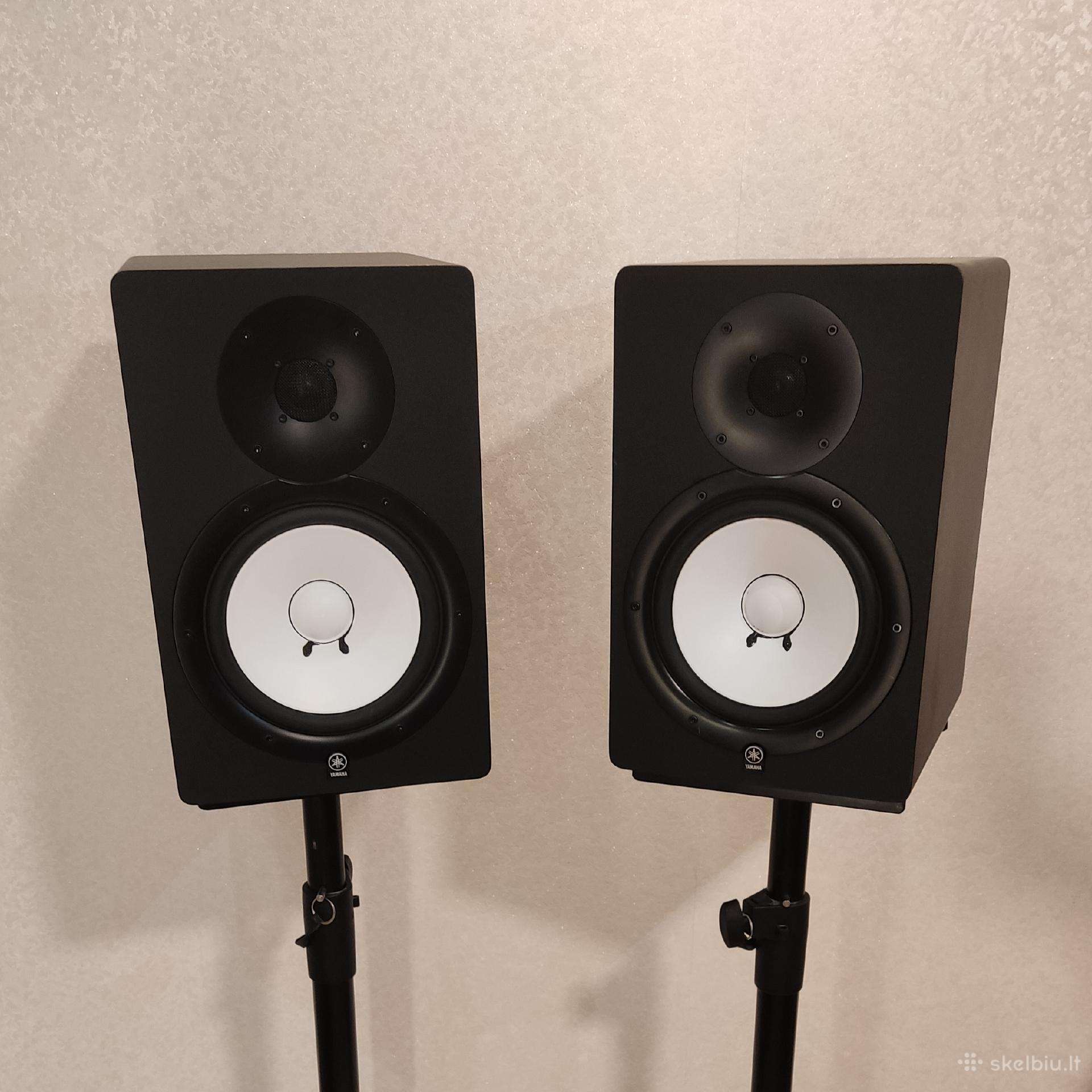 Yamaha Hs80m su stovais
