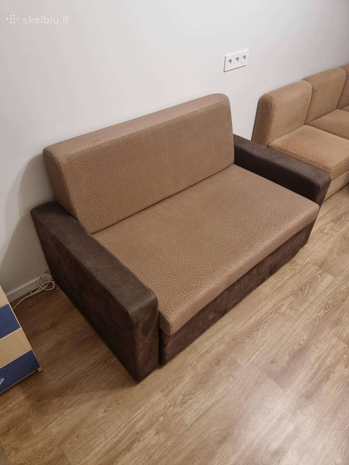 Puikios būklės platus viengulis fotelis