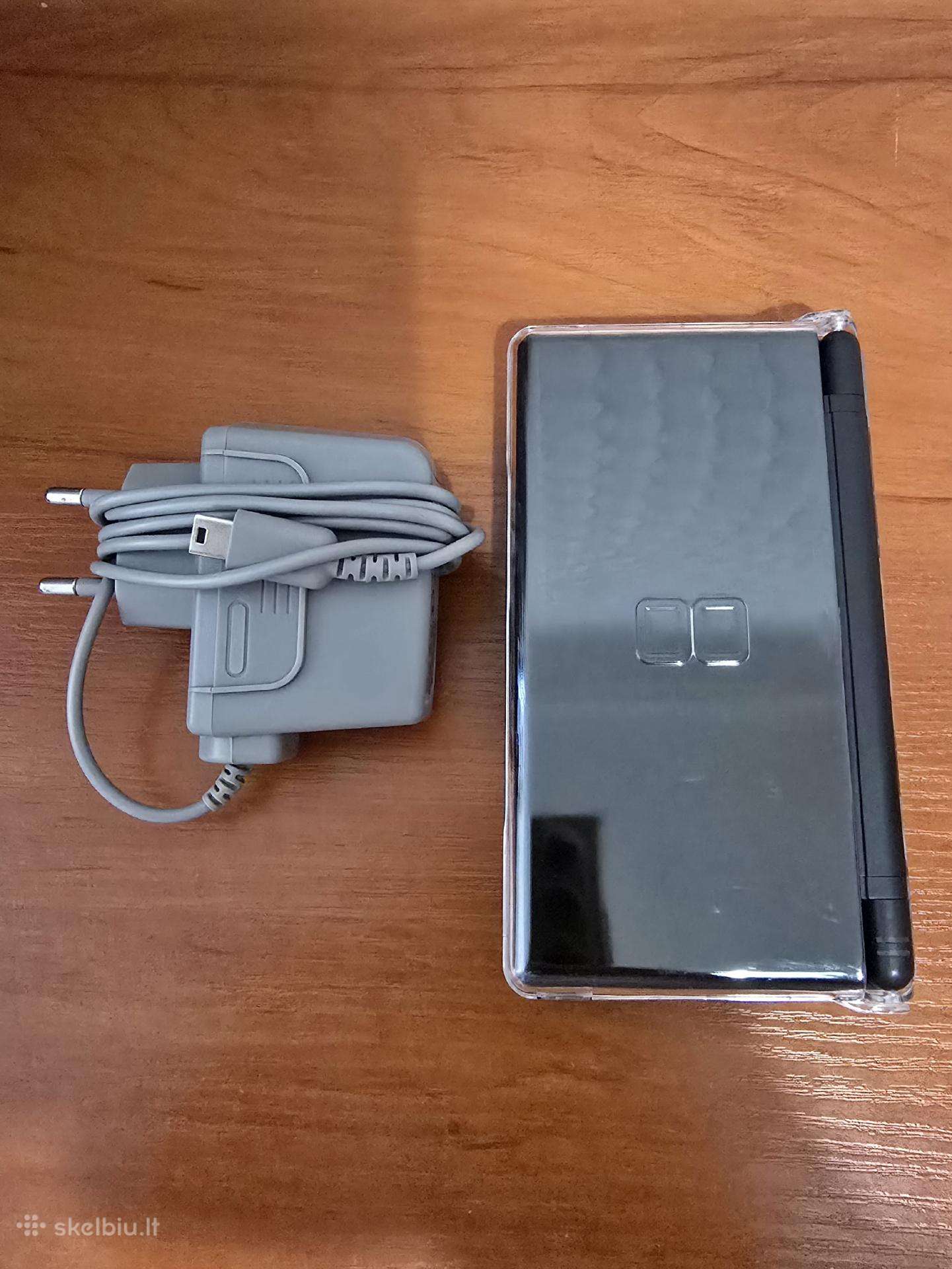 Nintendo DS Lite – modifikuota su R4 kortele