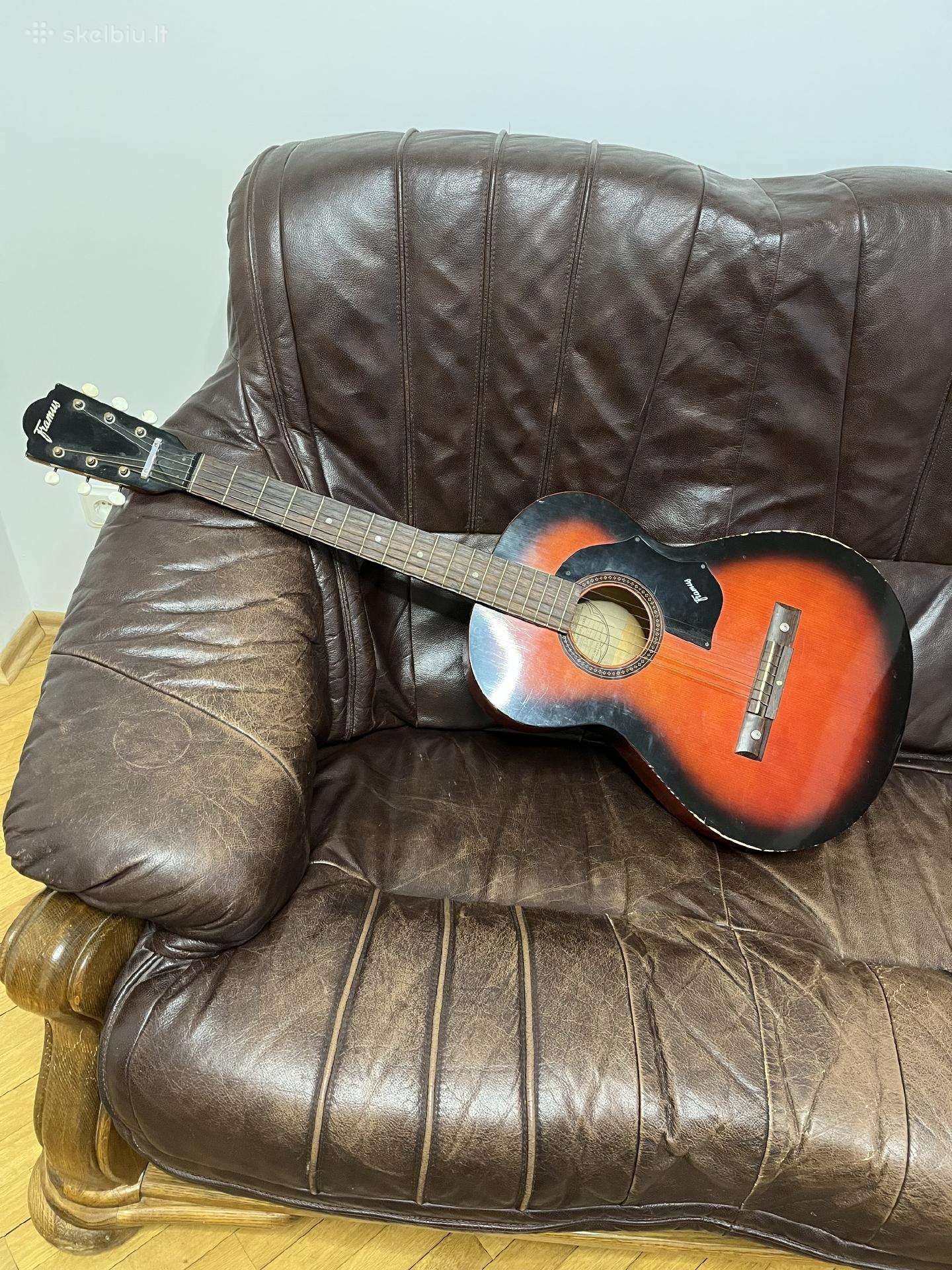 Parduodama vokiška klasikinė gitara Framus