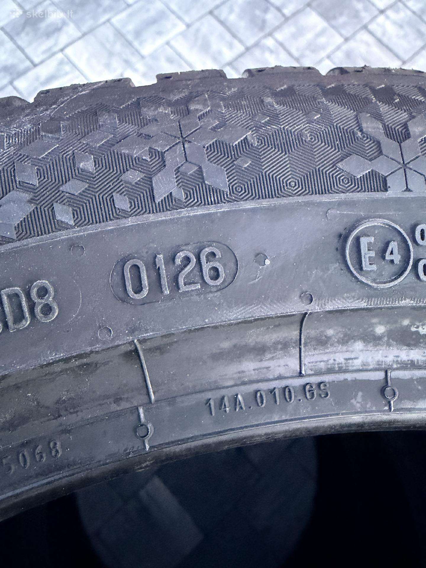 Continental, зимние 235/45 R20