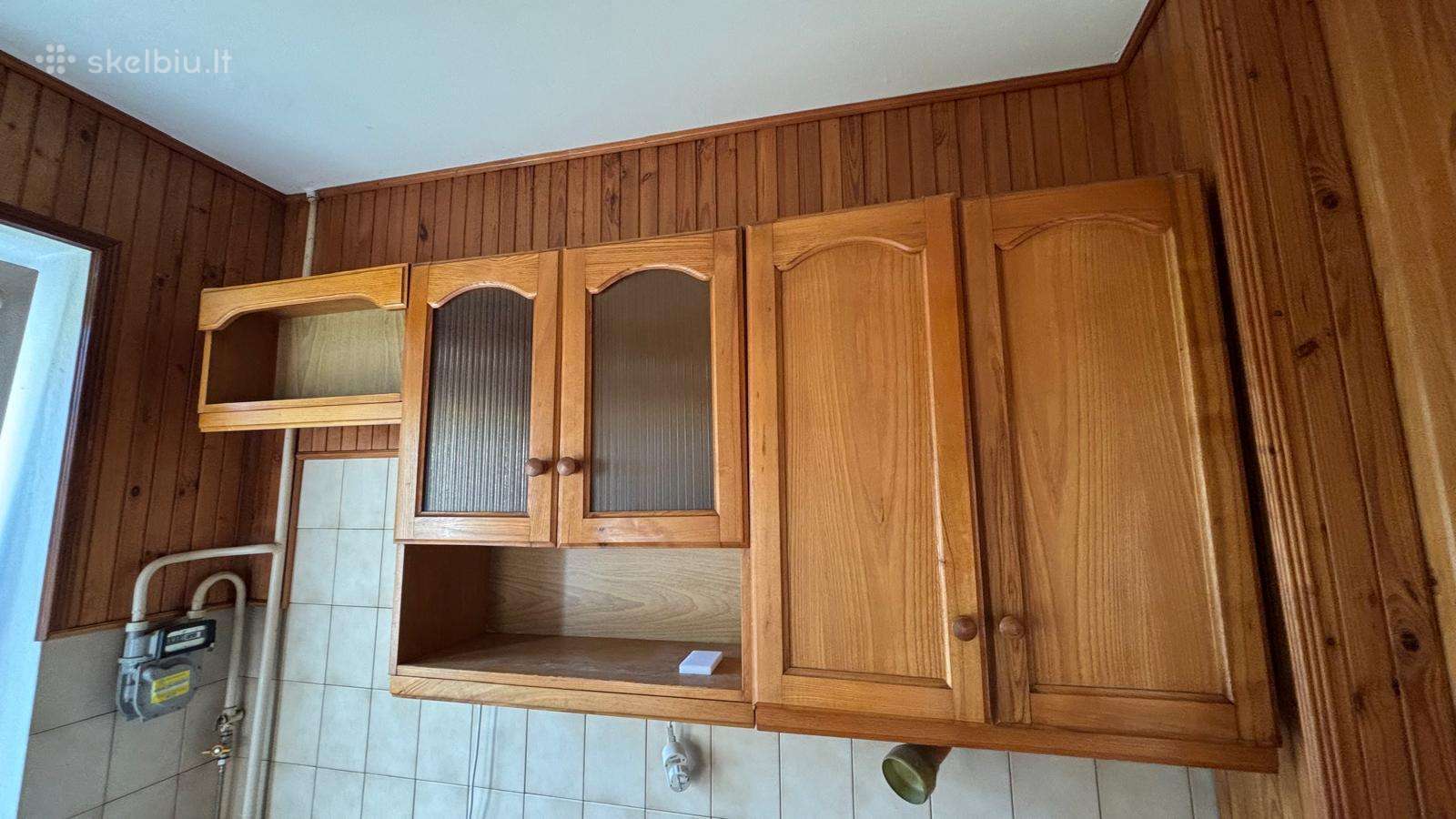 Atiduodu naudotas virtuvės spinteles