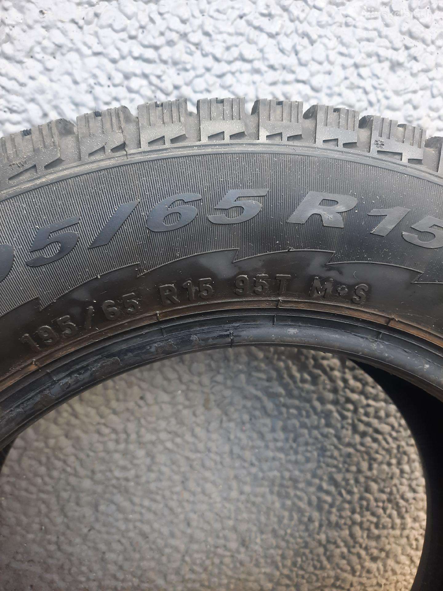 Parduodu žiemines padangas 195/65 R15