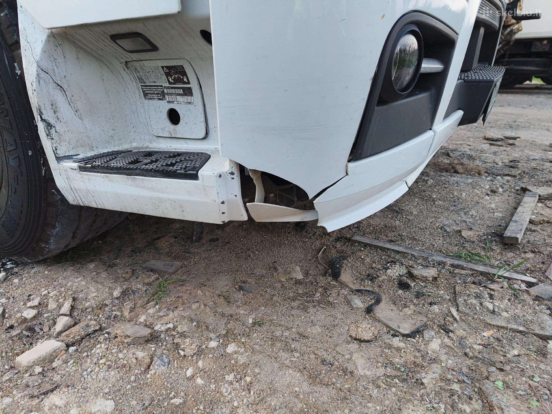 Parduodu MB Actros 2016 metu su defektu