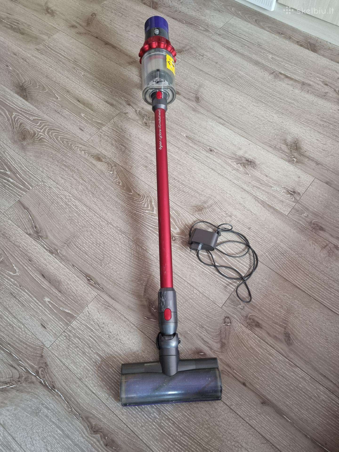 Parduodamas Dyson cyclone V10 motorhead.