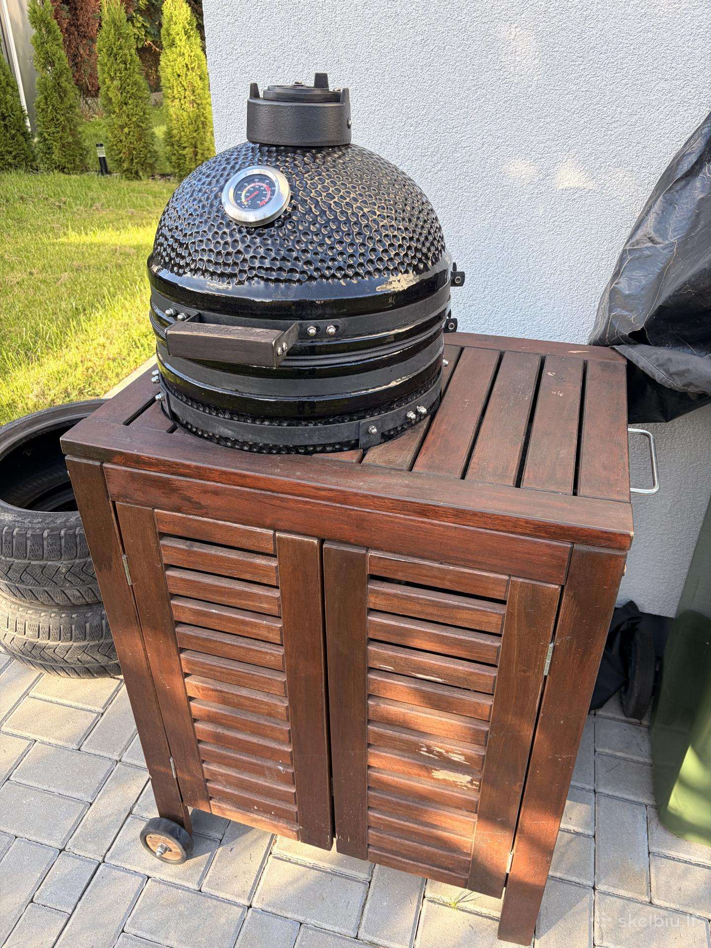 Kamado Bono Minimo su stalu