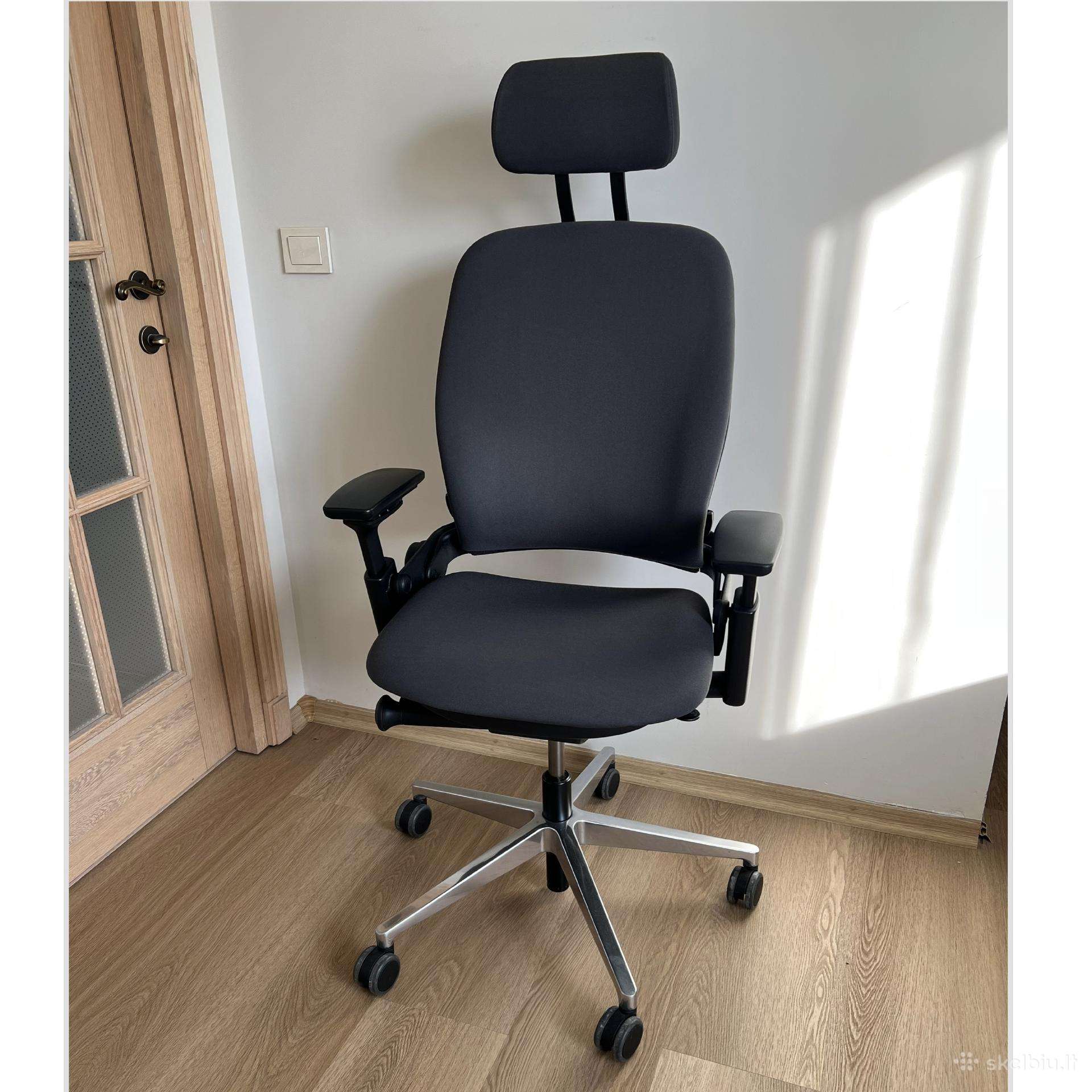 Steelcase Leap Task Chair Standard with headrest