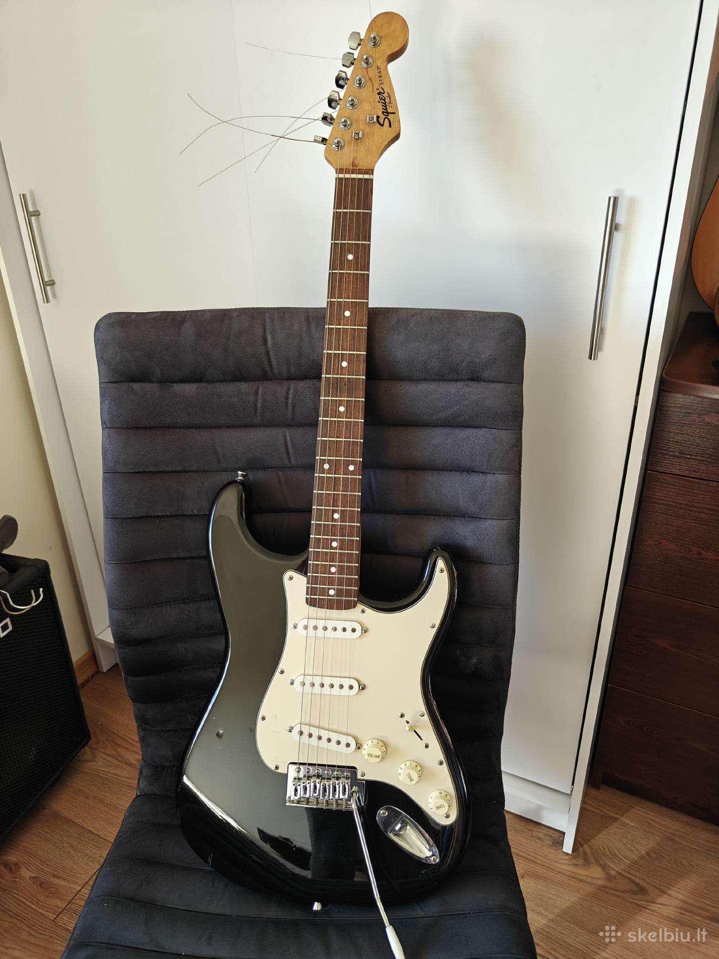 Parduodama elektrinė gitara Squier Stratocaster