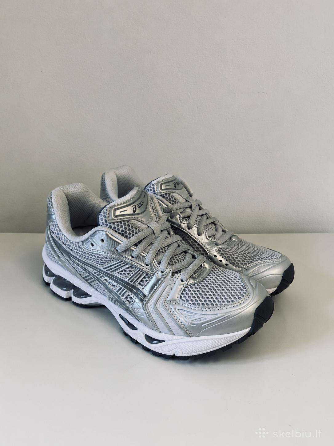 Asics batai