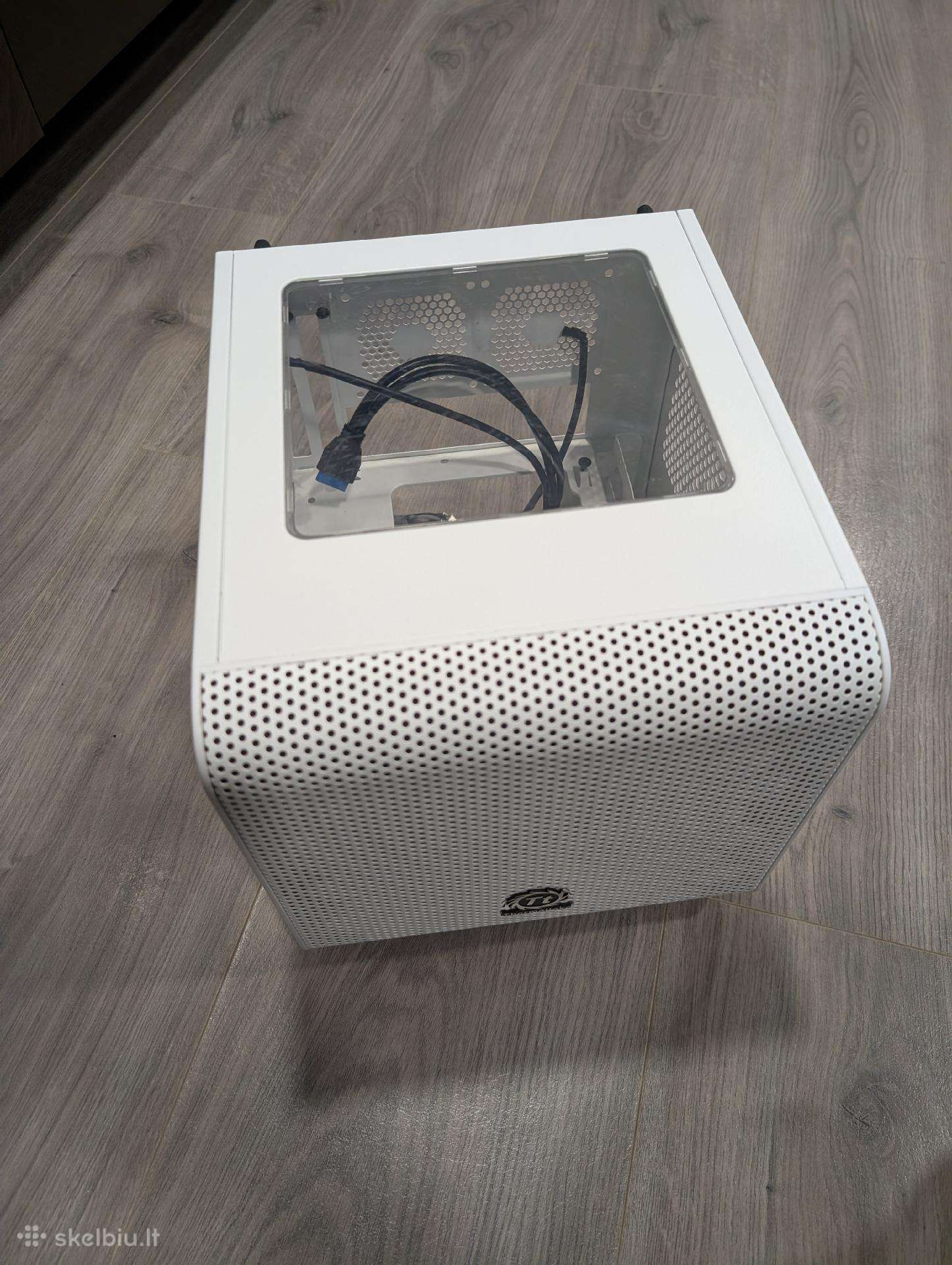 Thermaltake Core V1 Snow edition