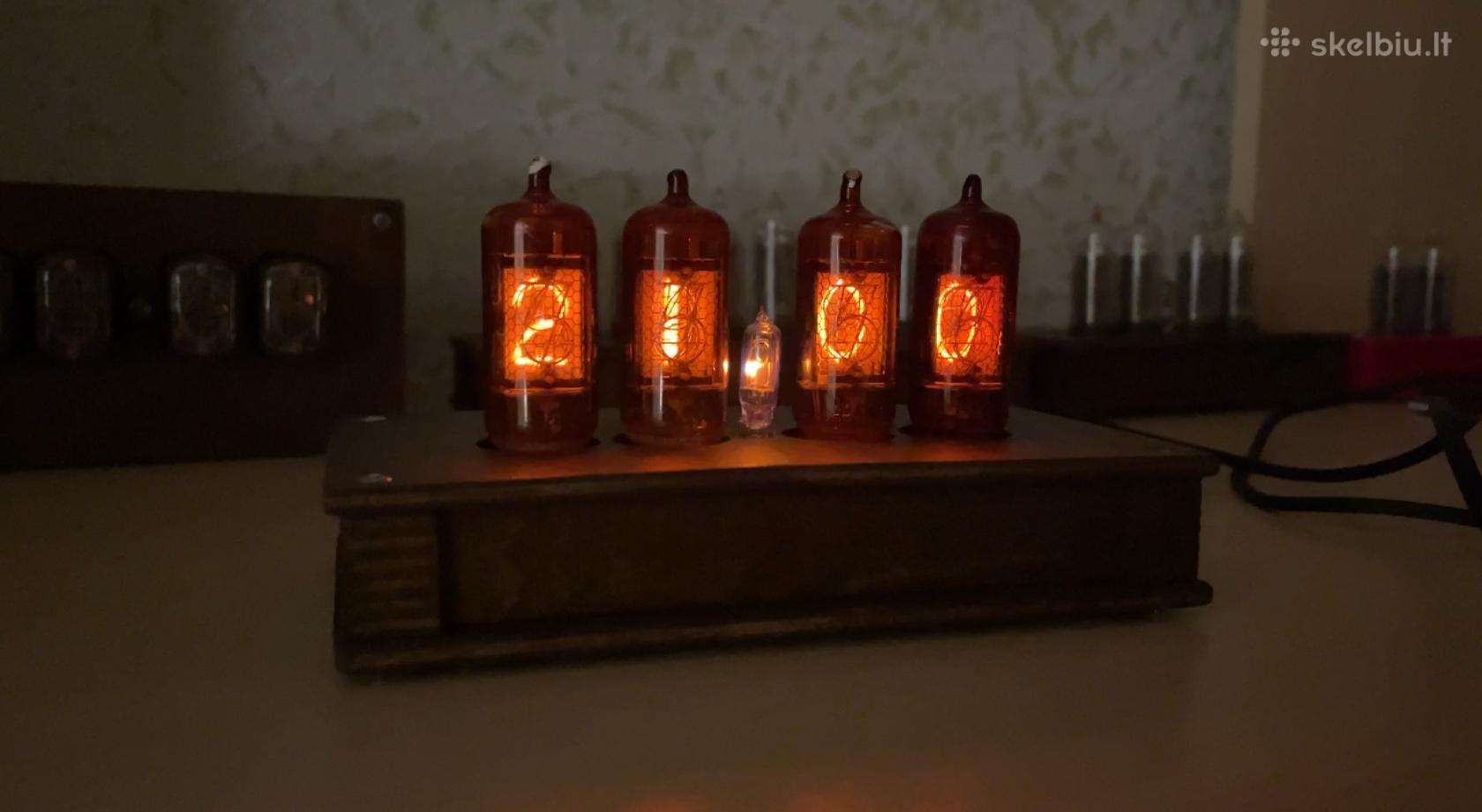 Laikrodis su indikatorinėmis Z573m Nixie lempomis