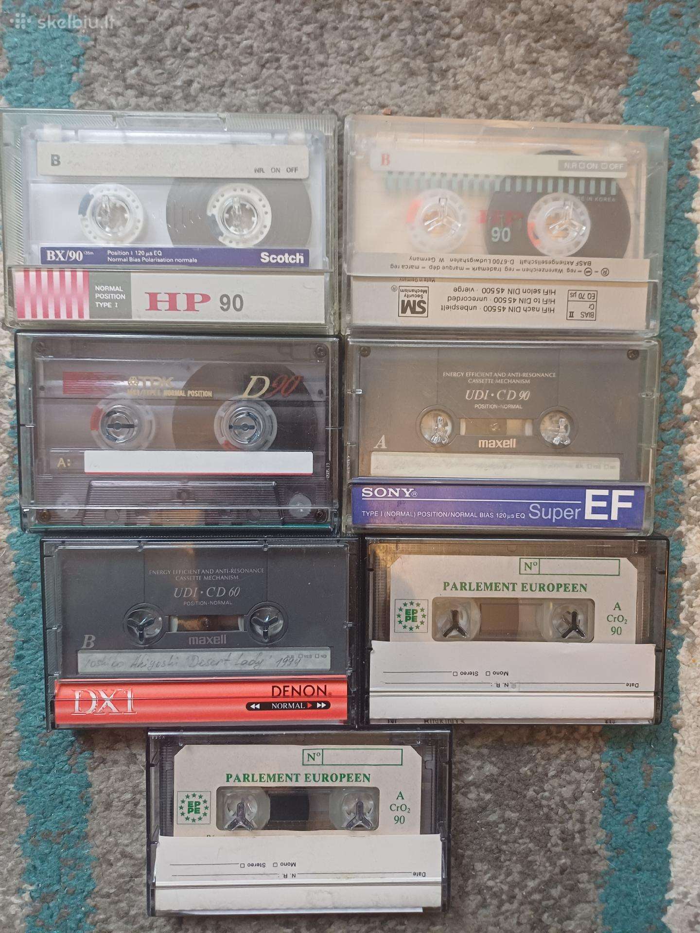 Audio kasetes 30 e visos