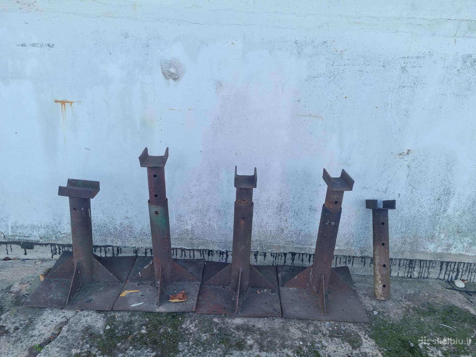 Tvirti metaliniai atraminiai stovai