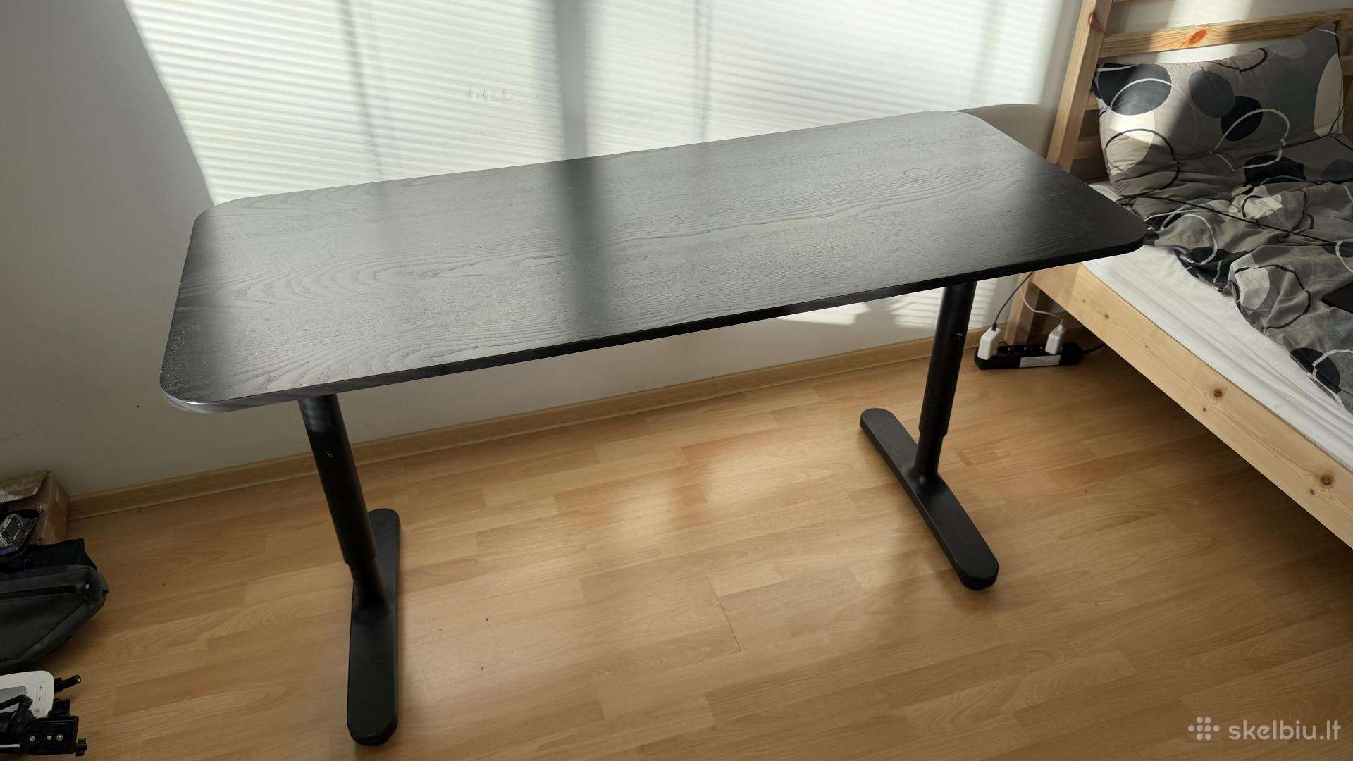 Ikea bekant stalas