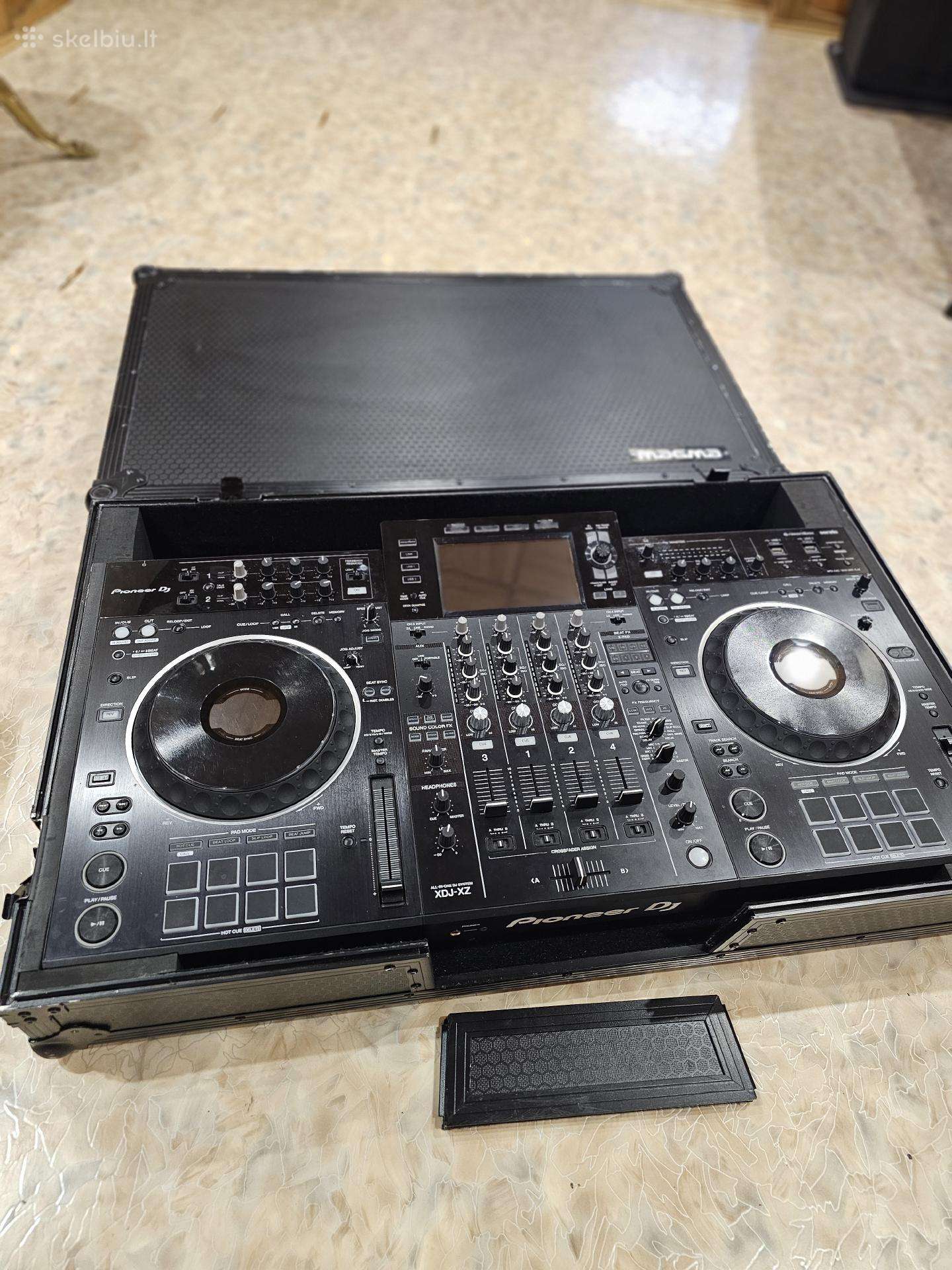 Pioneer Xdj-xz+magma Flight case