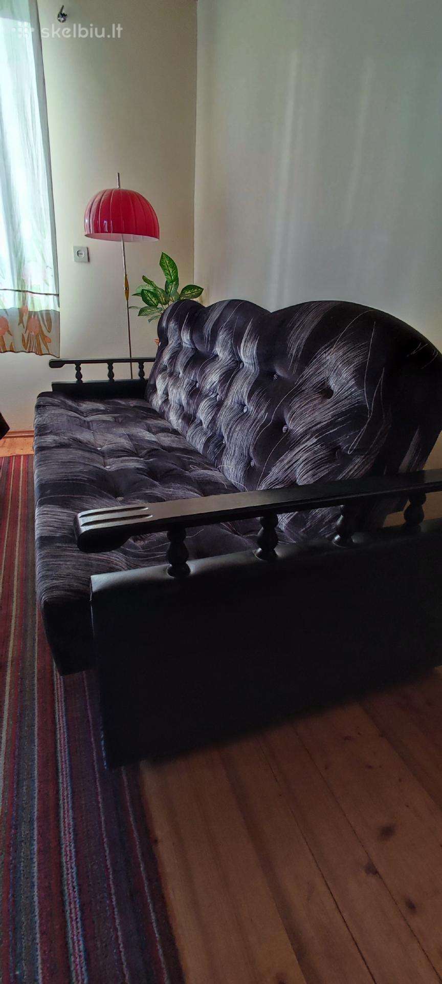 Sofa- lova