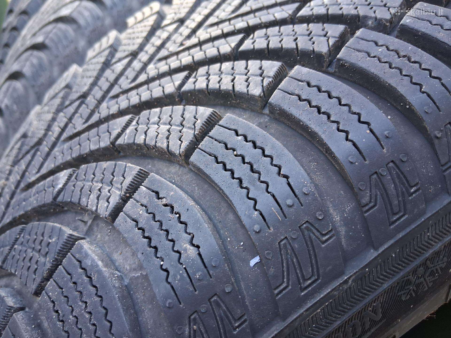 Maxxis, зимние 225/45 R18