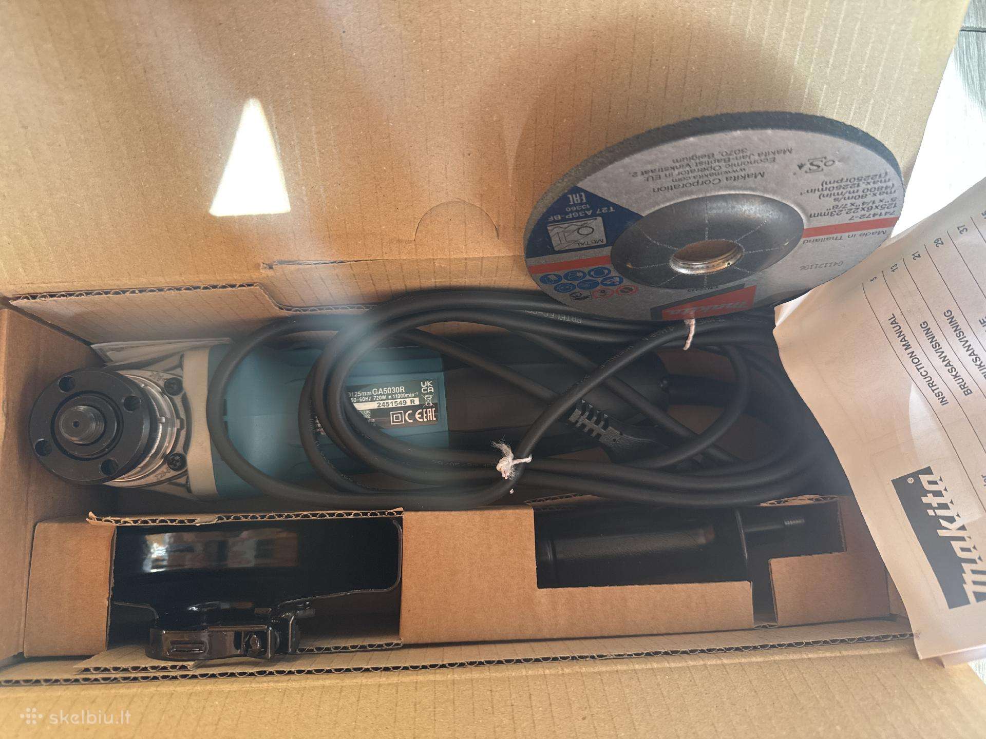 Makita Ga5030r 720 W / 125 mm