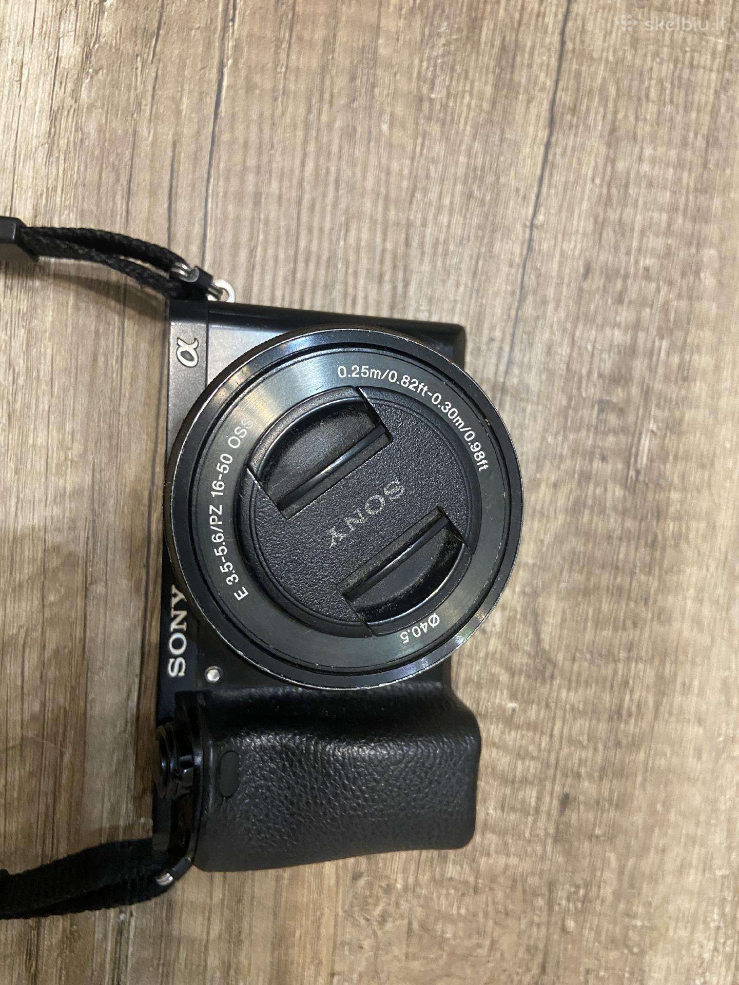 Sugedęs Sony A6100 fotoaparatas