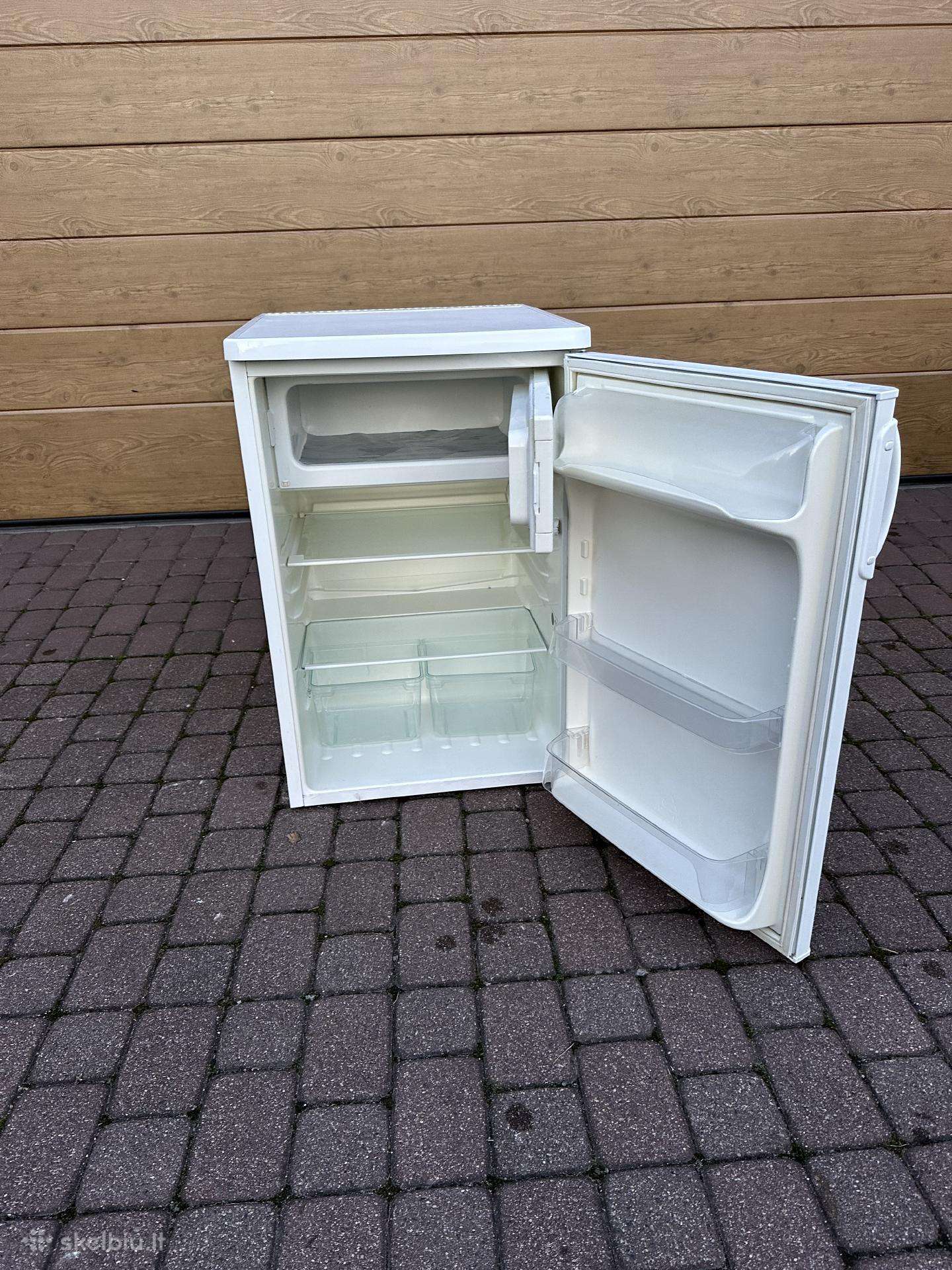 Naudotas šaldytuvas 85 cm aukščio.