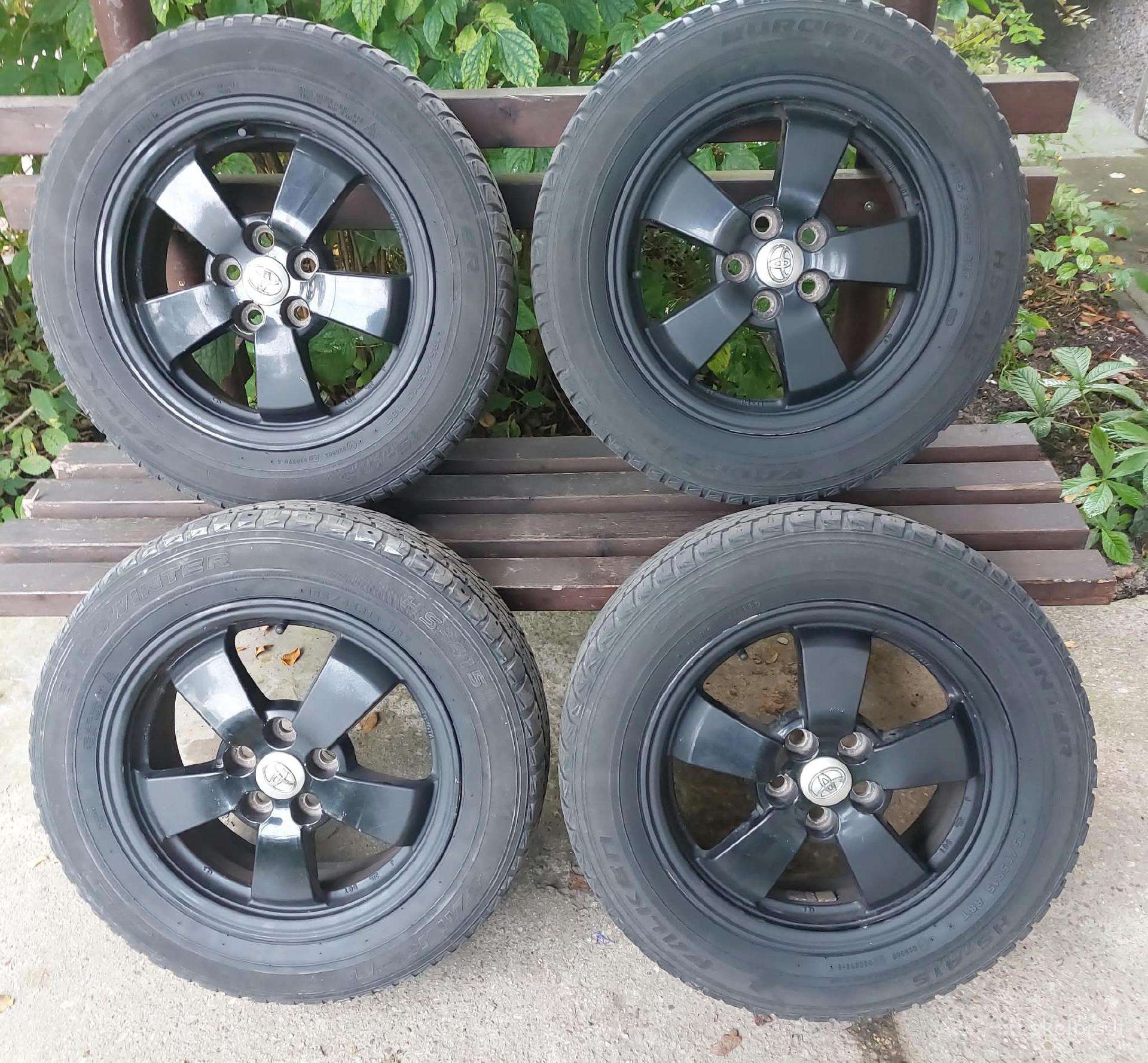 Toyota lieti ratlankiai su žieminėmis padangomis
