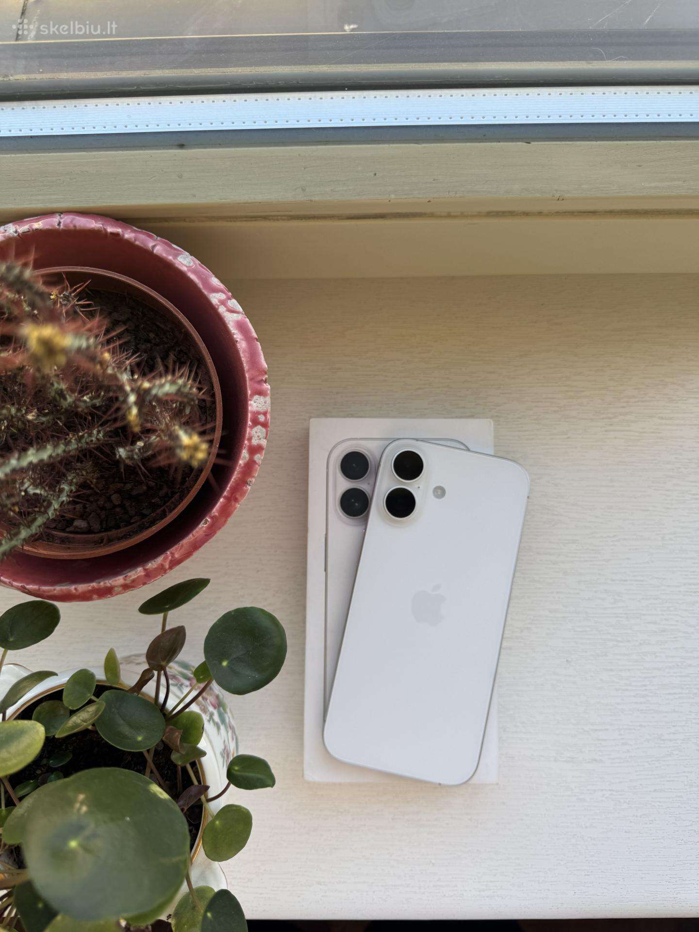 Apple iPhone 17 Su garantija