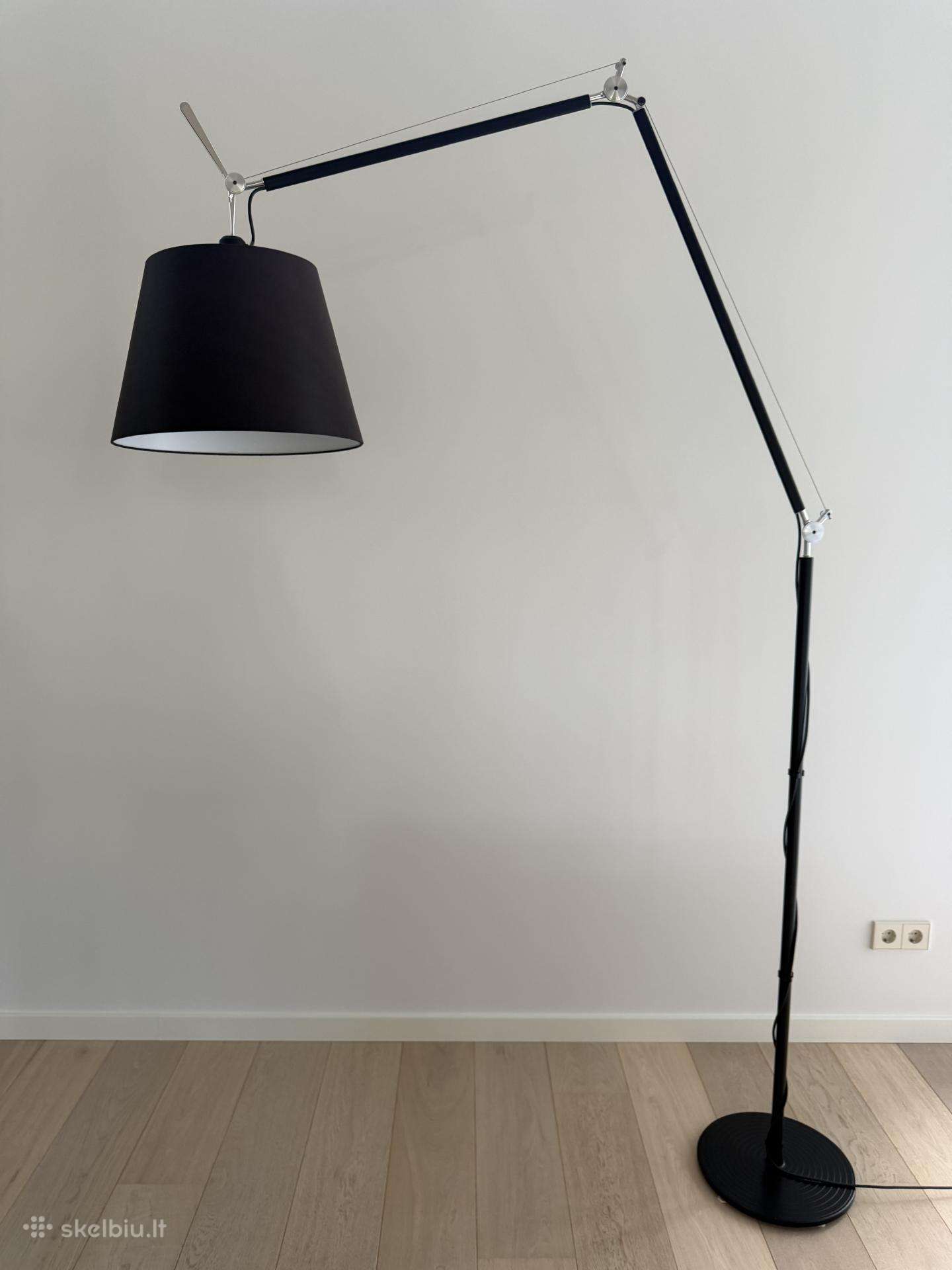 Artemide pastatomas šviestuvas