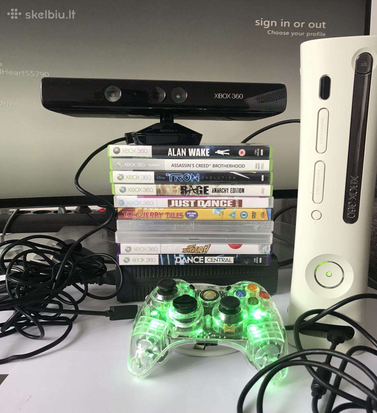 Xbox 360 + pultelis + kinect + diskai zaidimai