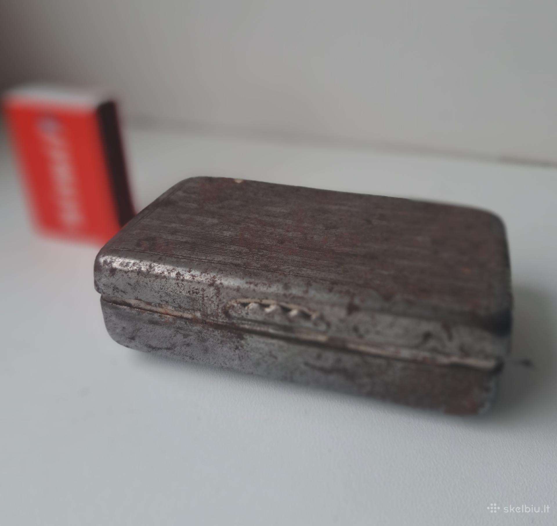 Senovinė metalinė dėžutė (tabokinė / portsigaras)