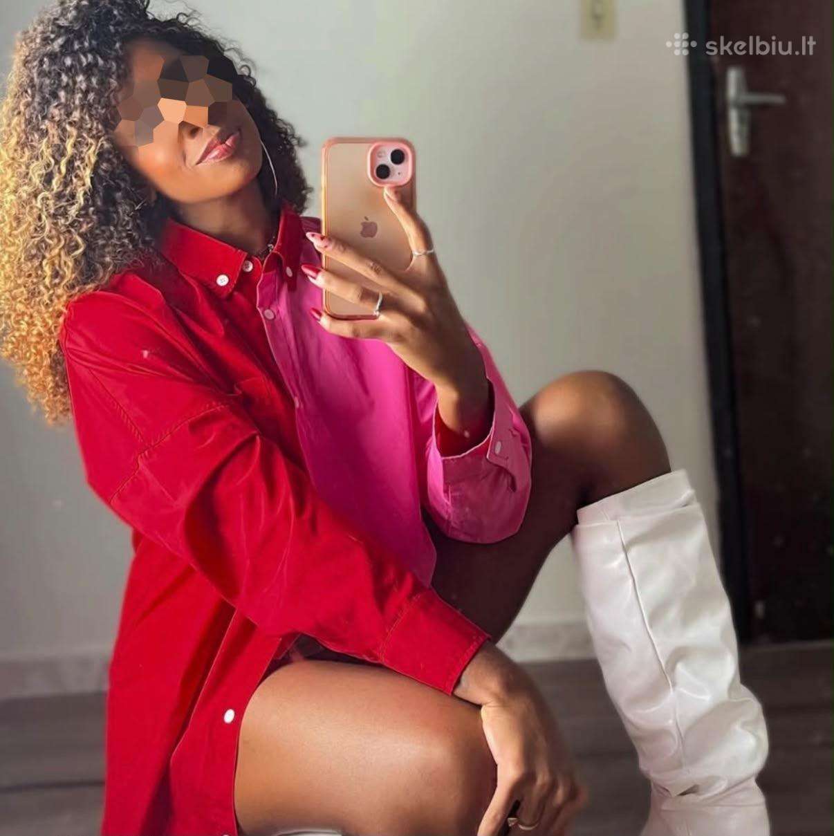 Sexy curly girl