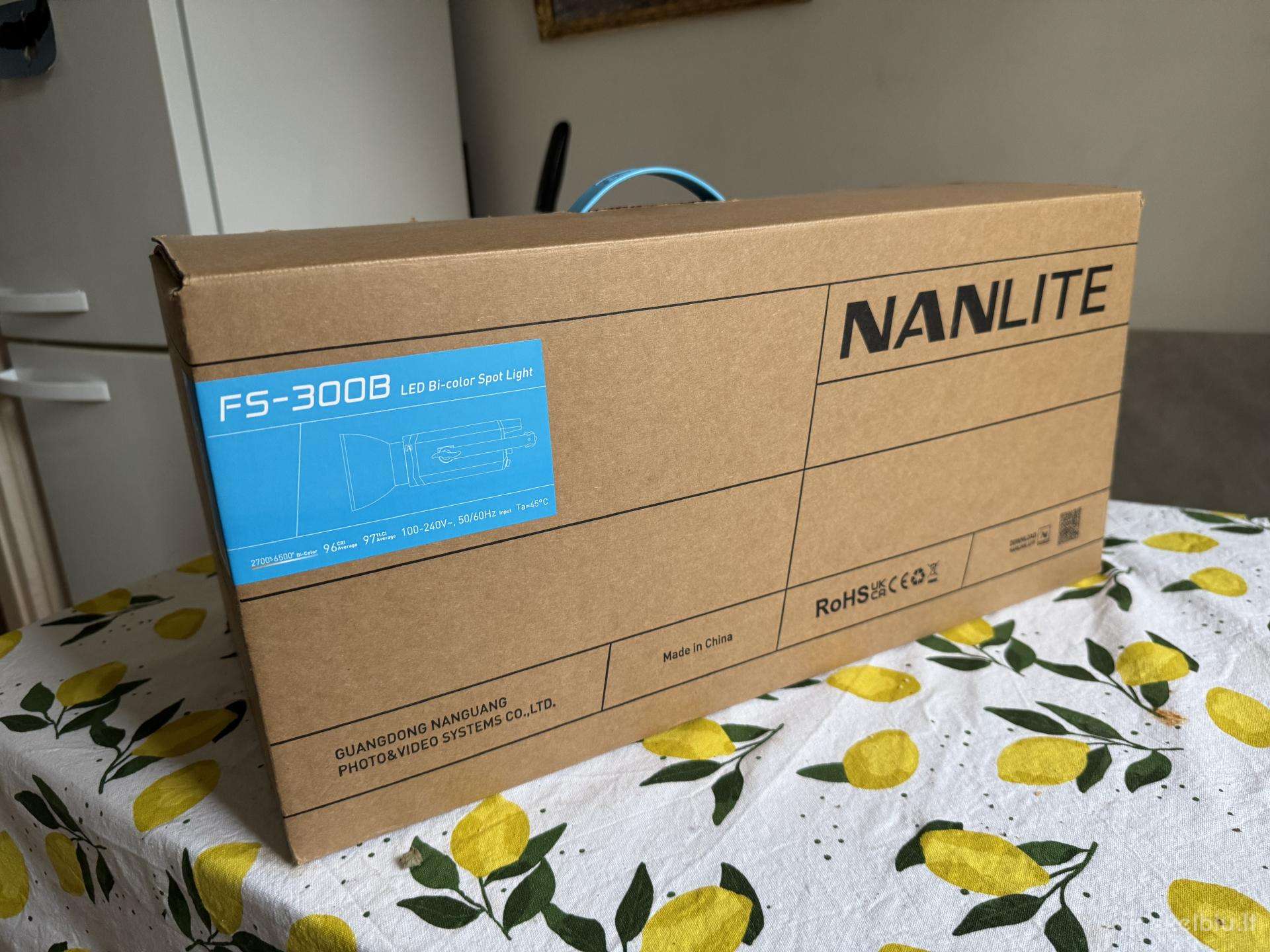 Nanlite FS-300b Bi-color LED šviestuvas, naujas