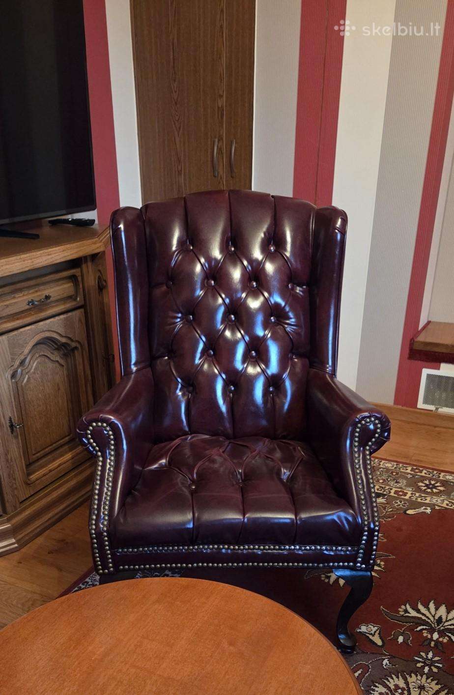 Chesterfield fotelis burdo oda