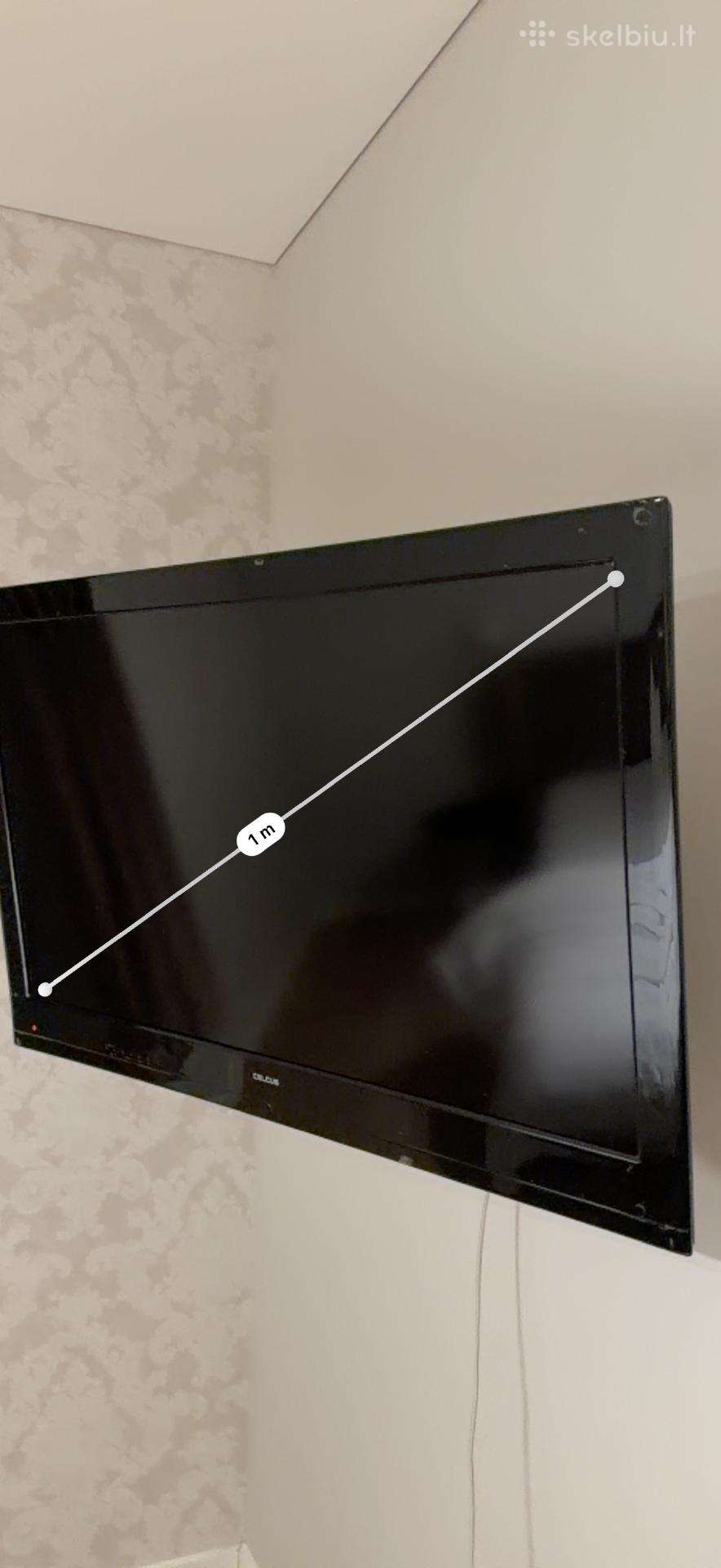 Televizorius 40 coliu istrizaine (1metras)