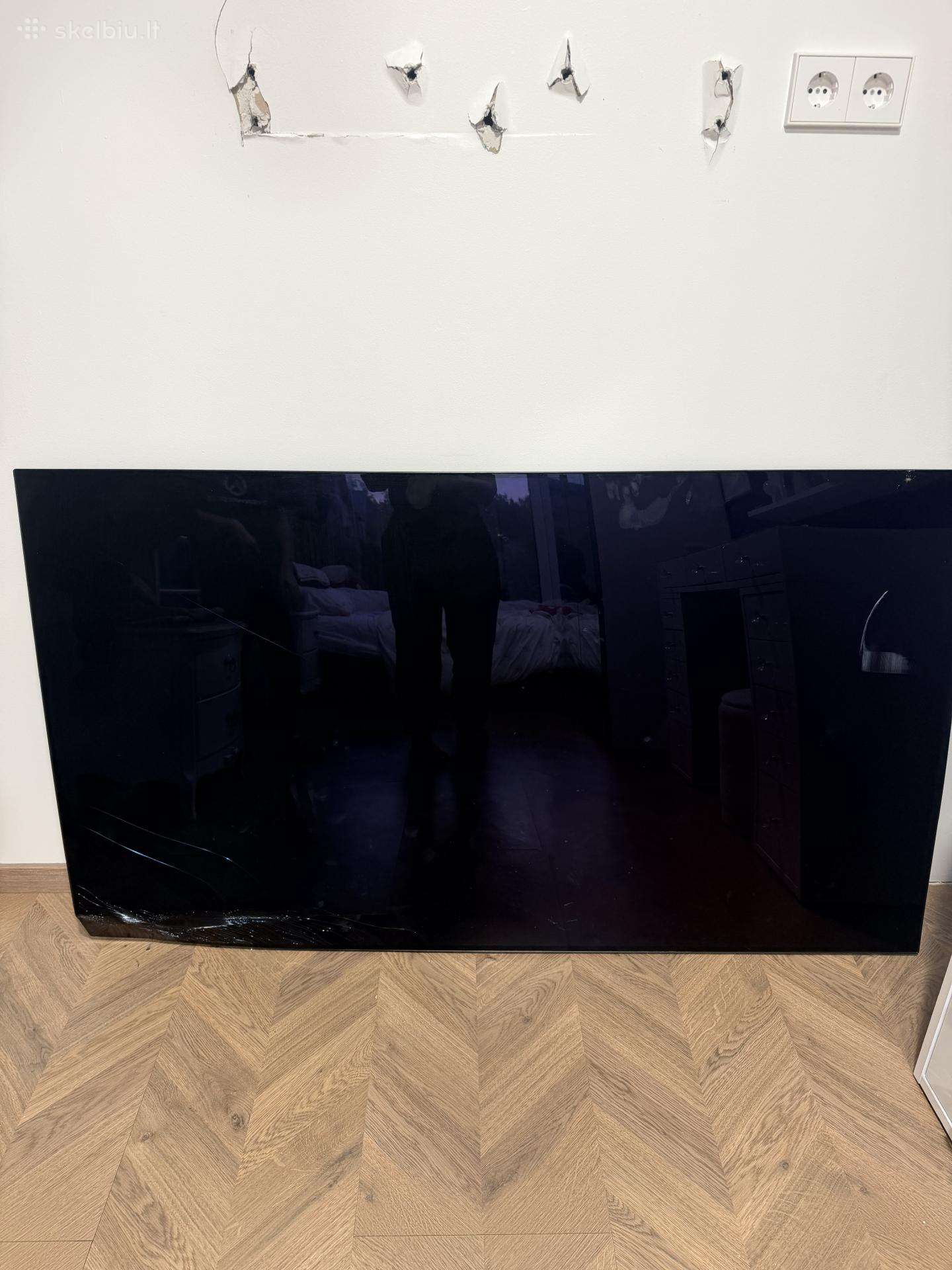 Sudužęs LG oled 65b9sla televizorius detalėms