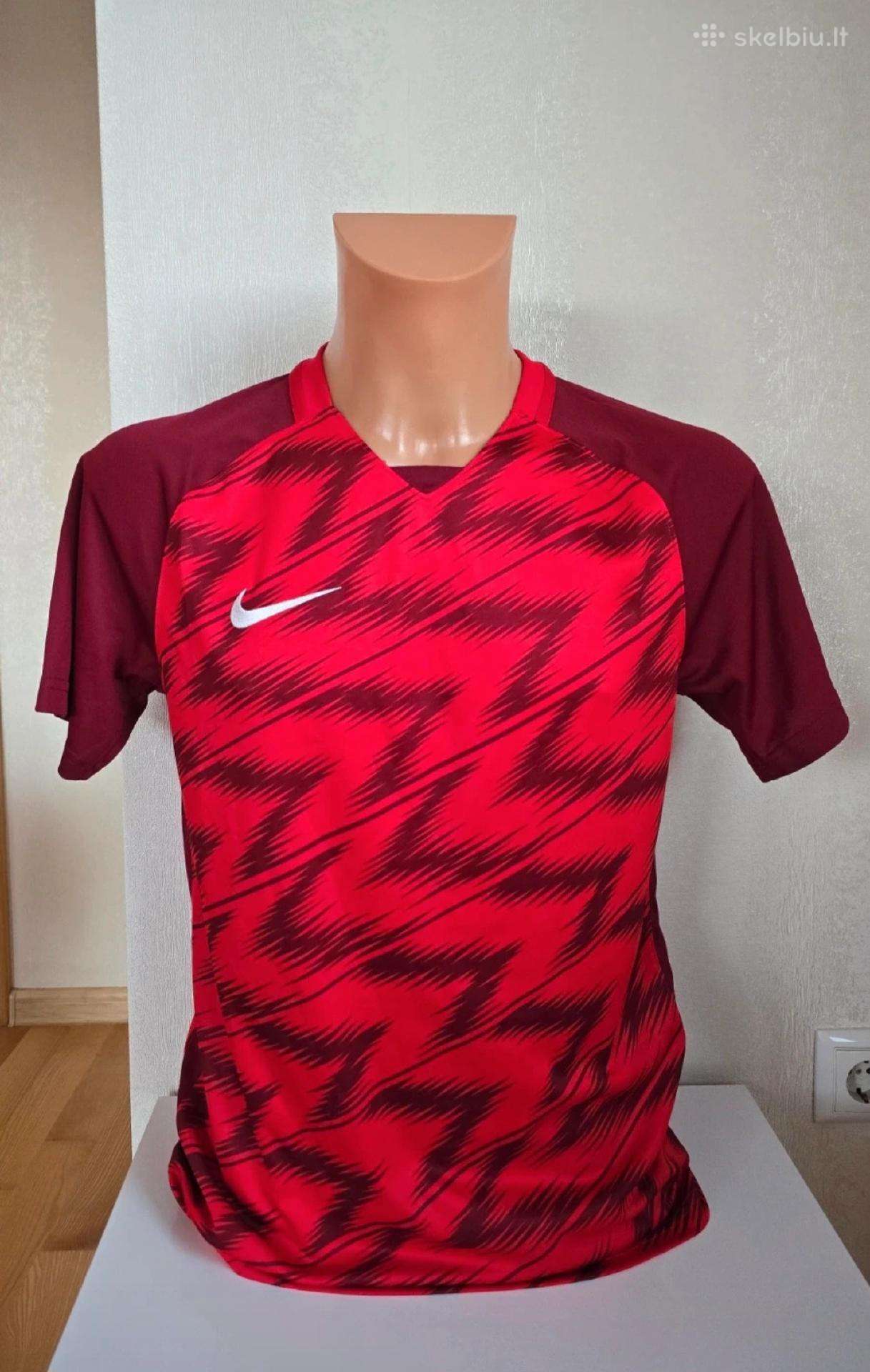 Nauji nike marškinėliai