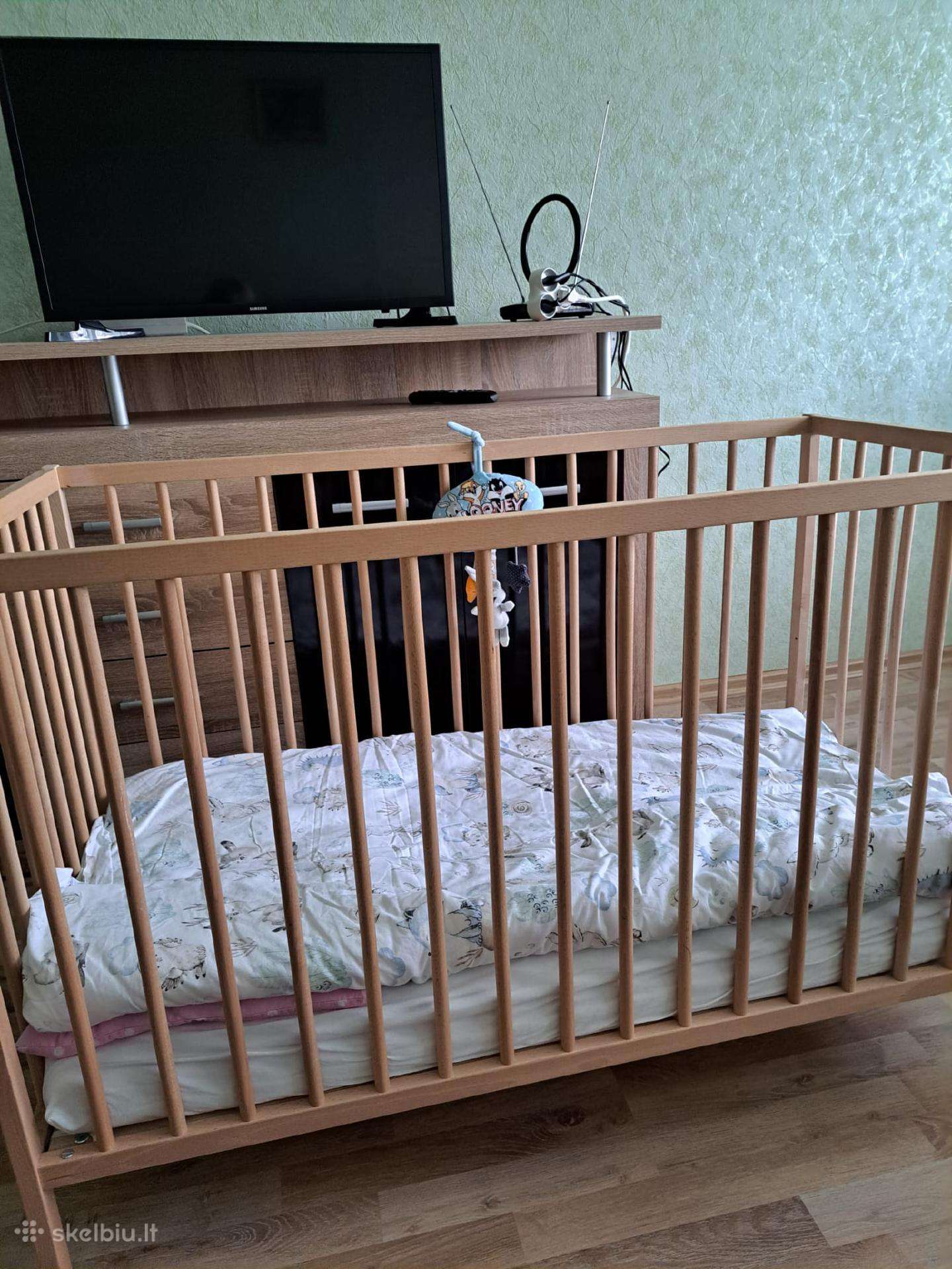 Lovytė su priedais