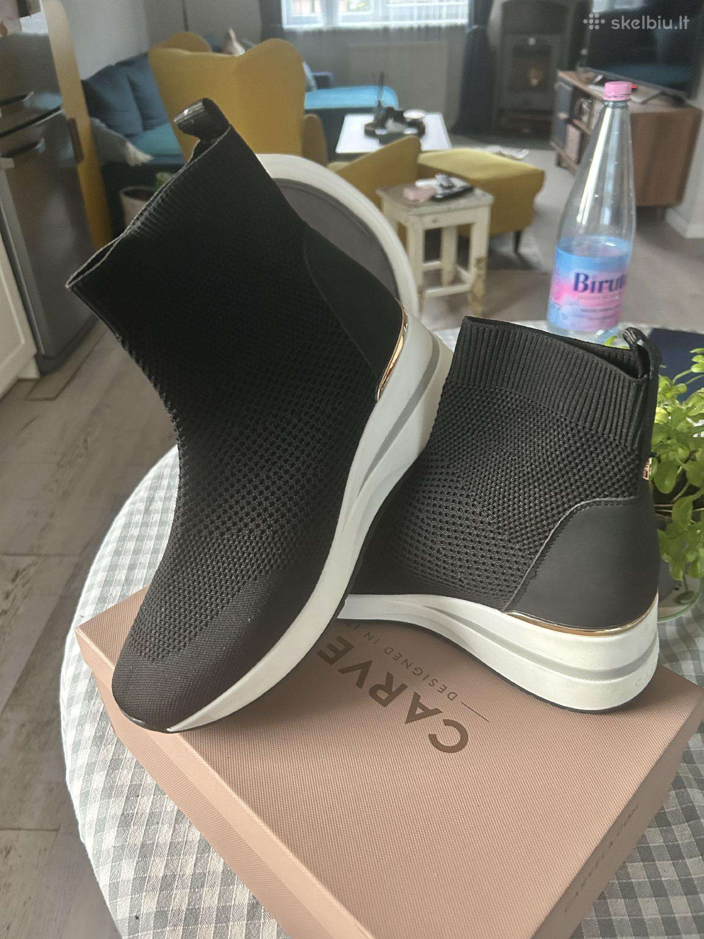 Beveik nauji Carvela itališki batai
