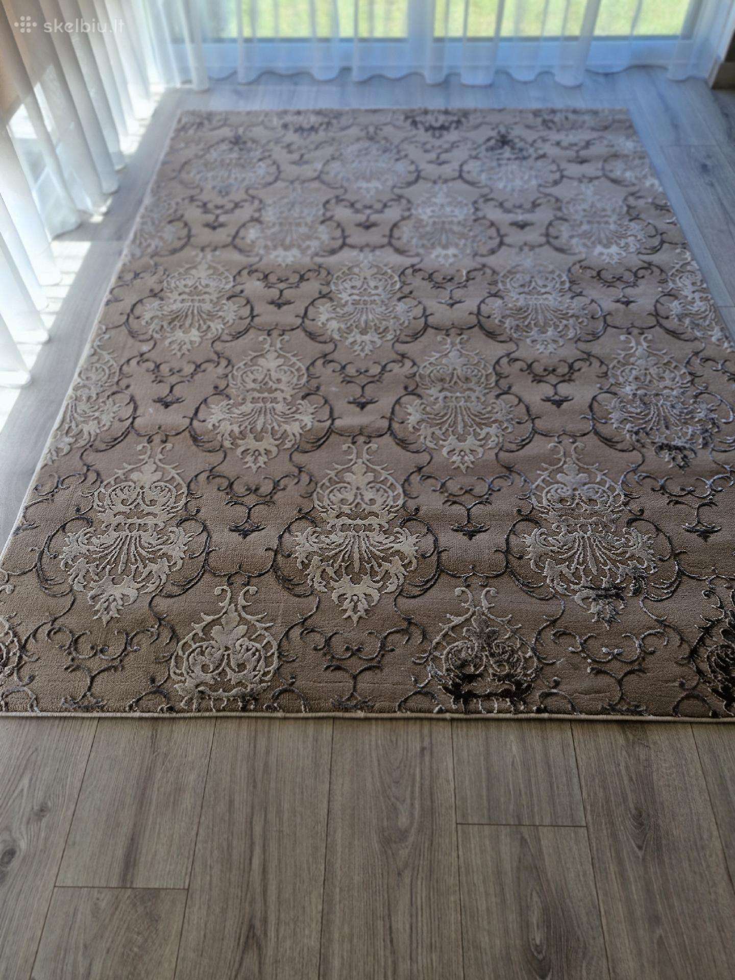 Naujas kilimas "Damasko ornamentai"