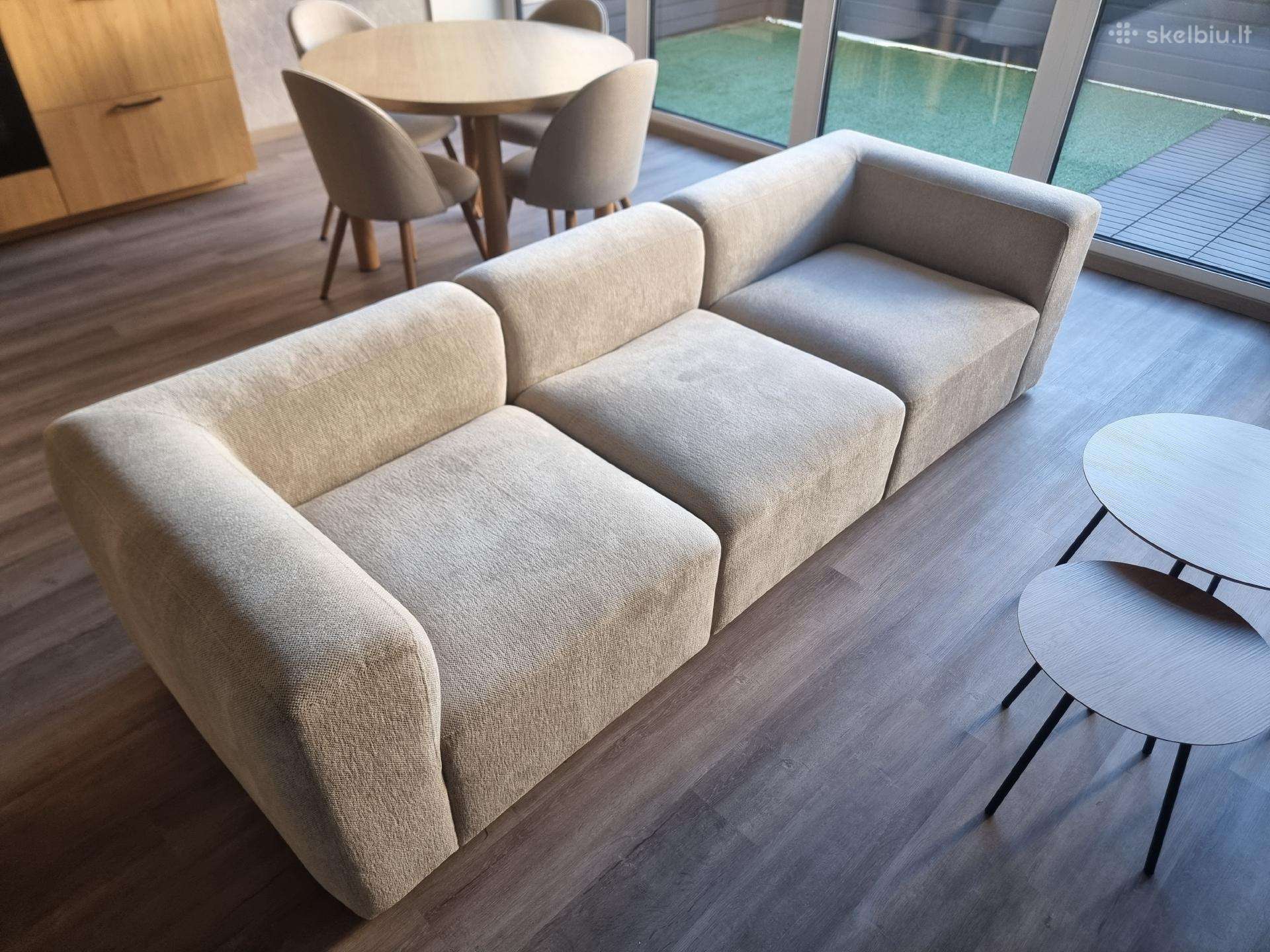 Nauja Skejby sofa iš trijų dalių