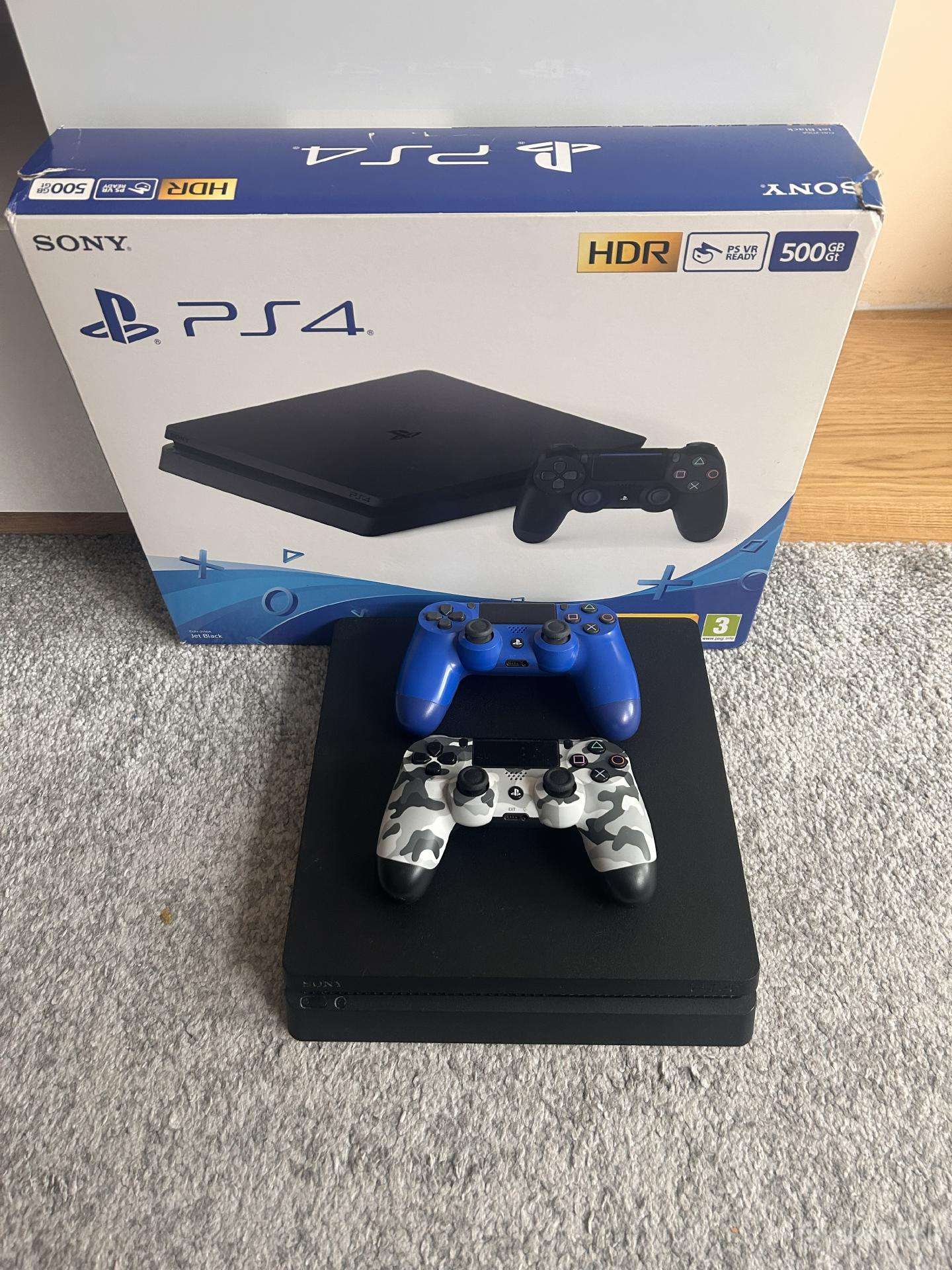 Sony playstation 4 slim