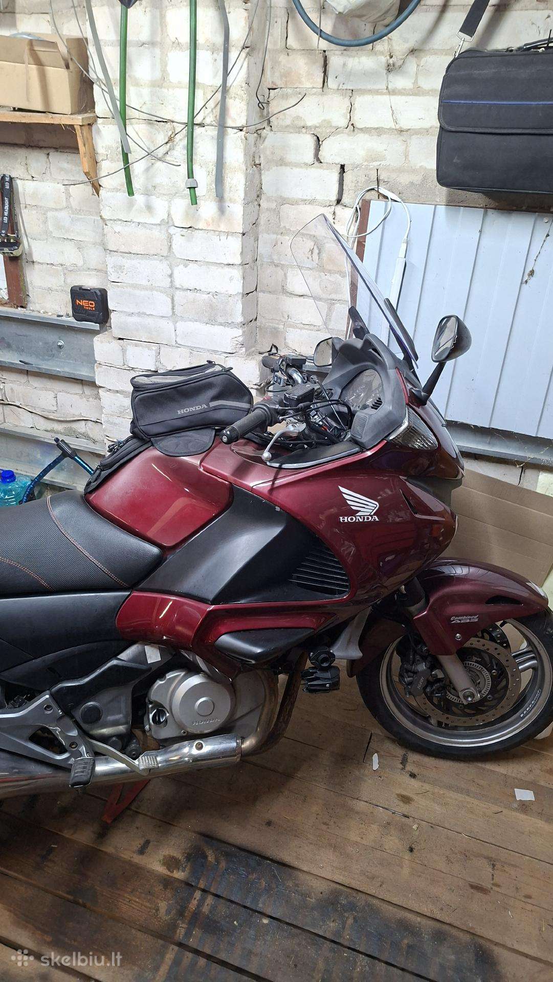 Honda nt 700
