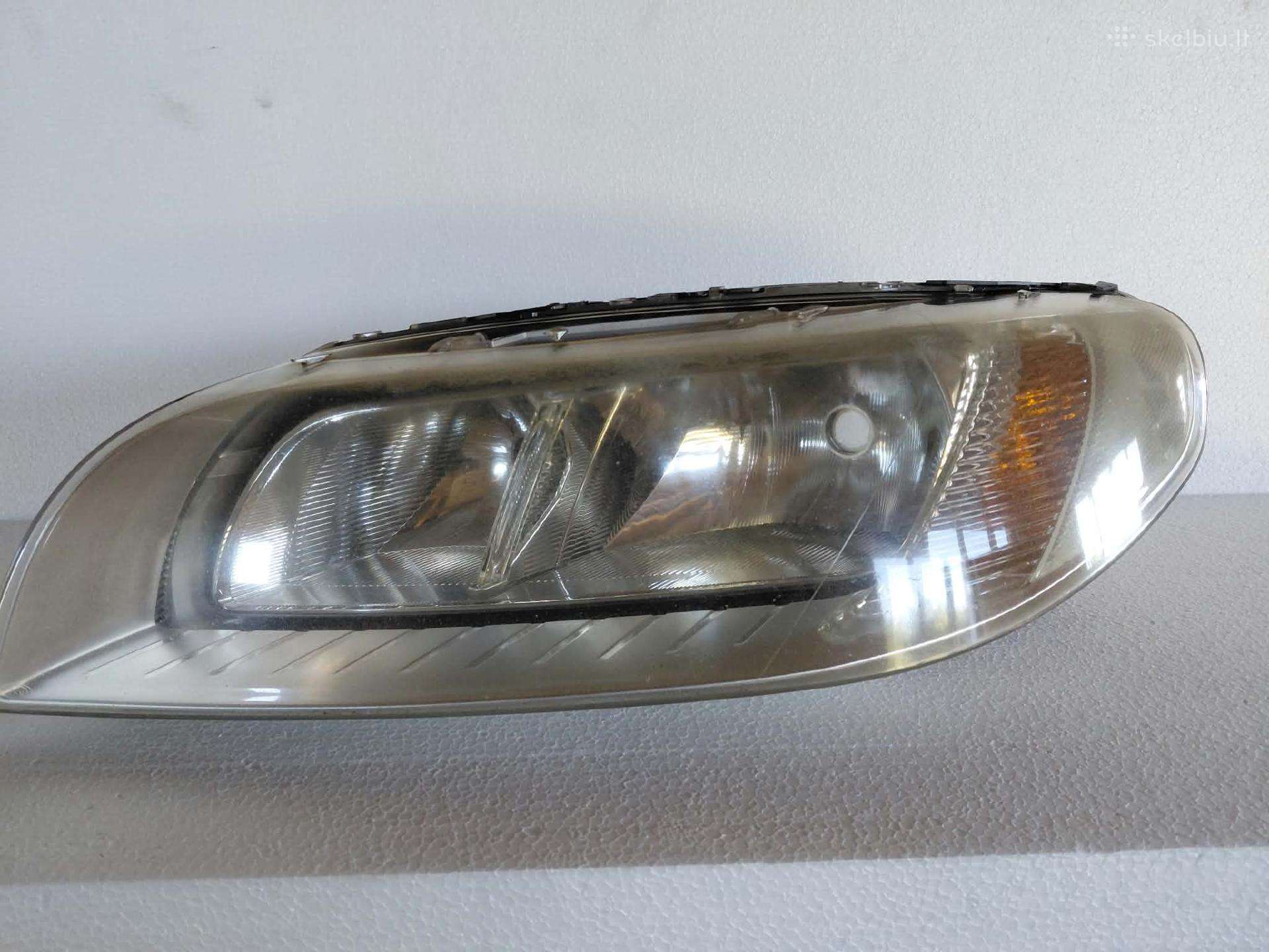 Volvo Xc70 2014m. kairės pusės žibintas