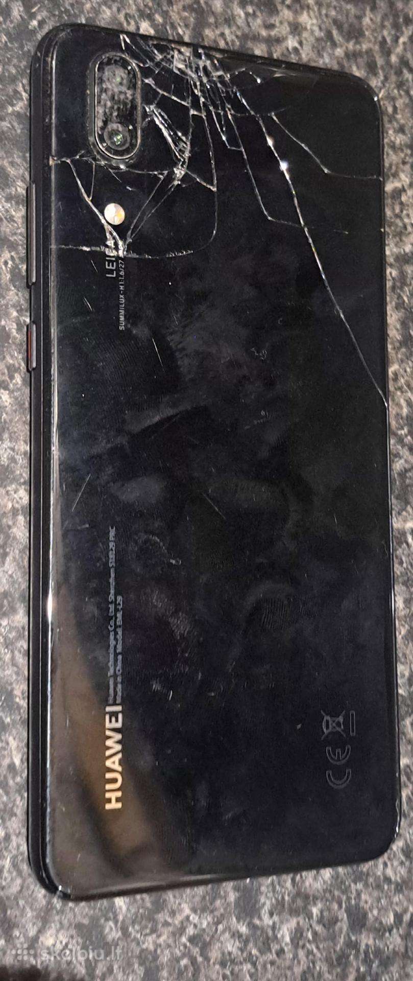 Veikiantis Huawei P20 tinka dalim.