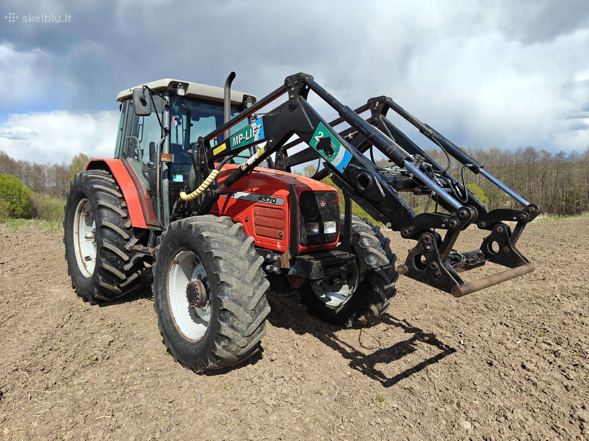 Massey Ferguson 4370, traktoriai
