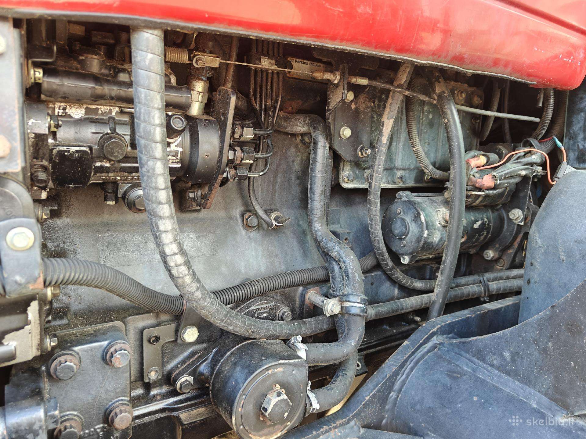 Massey Ferguson 4370, traktoriai