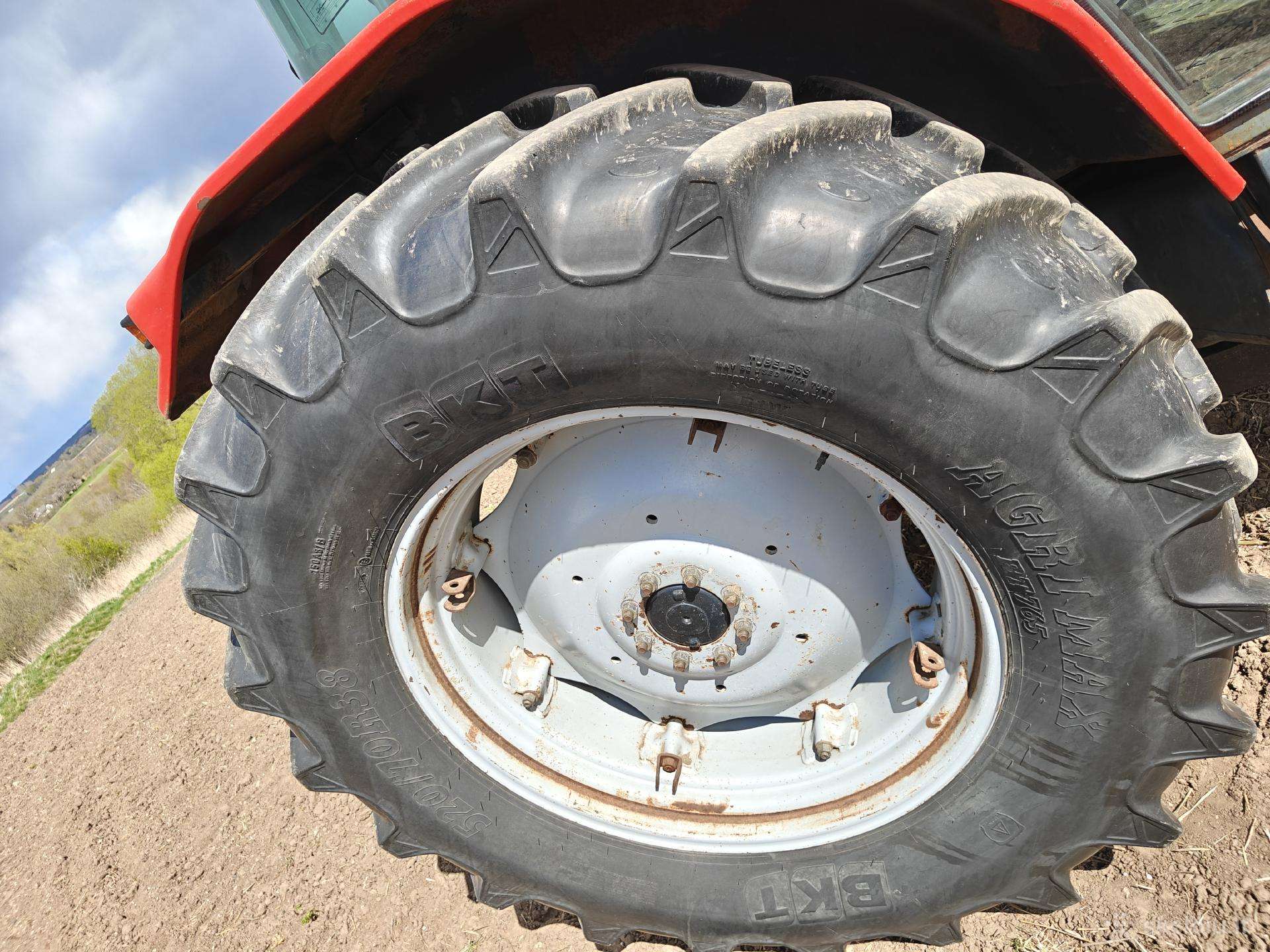Massey Ferguson 4370, traktoriai